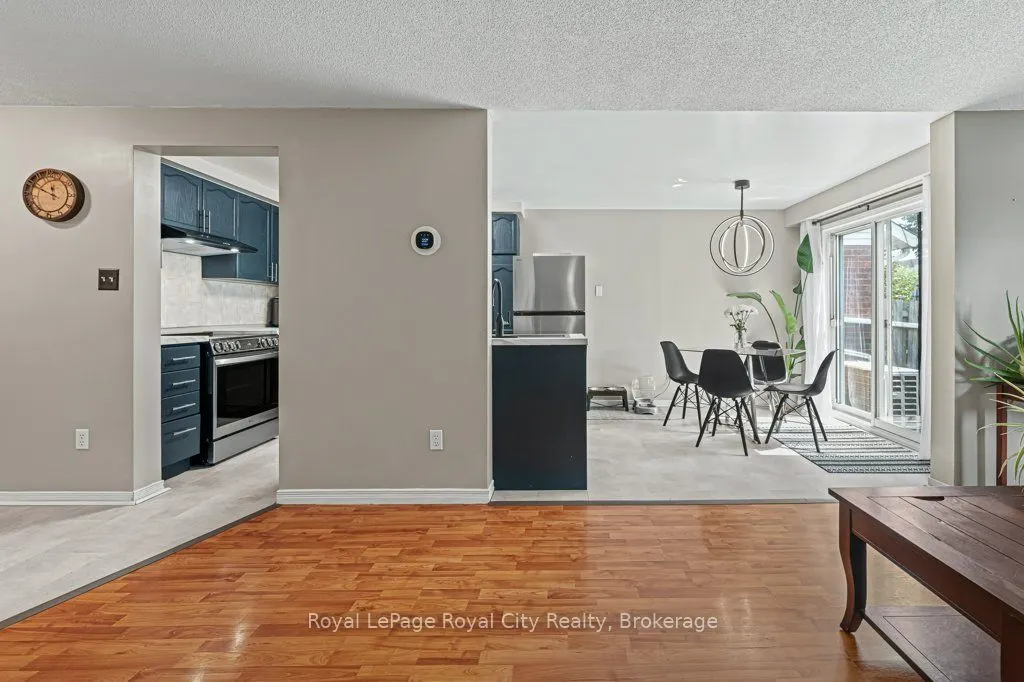260 Tait Crescent