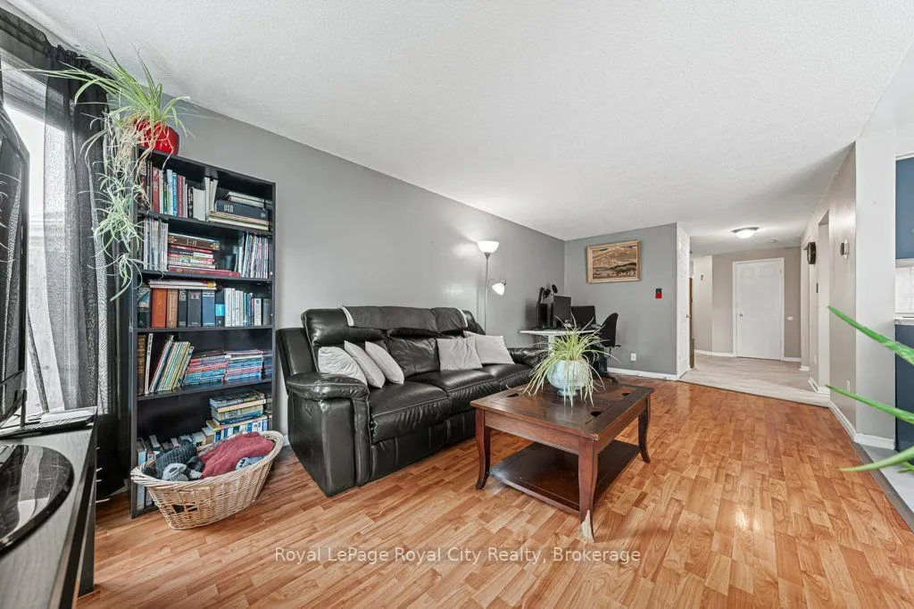 260 Tait Crescent