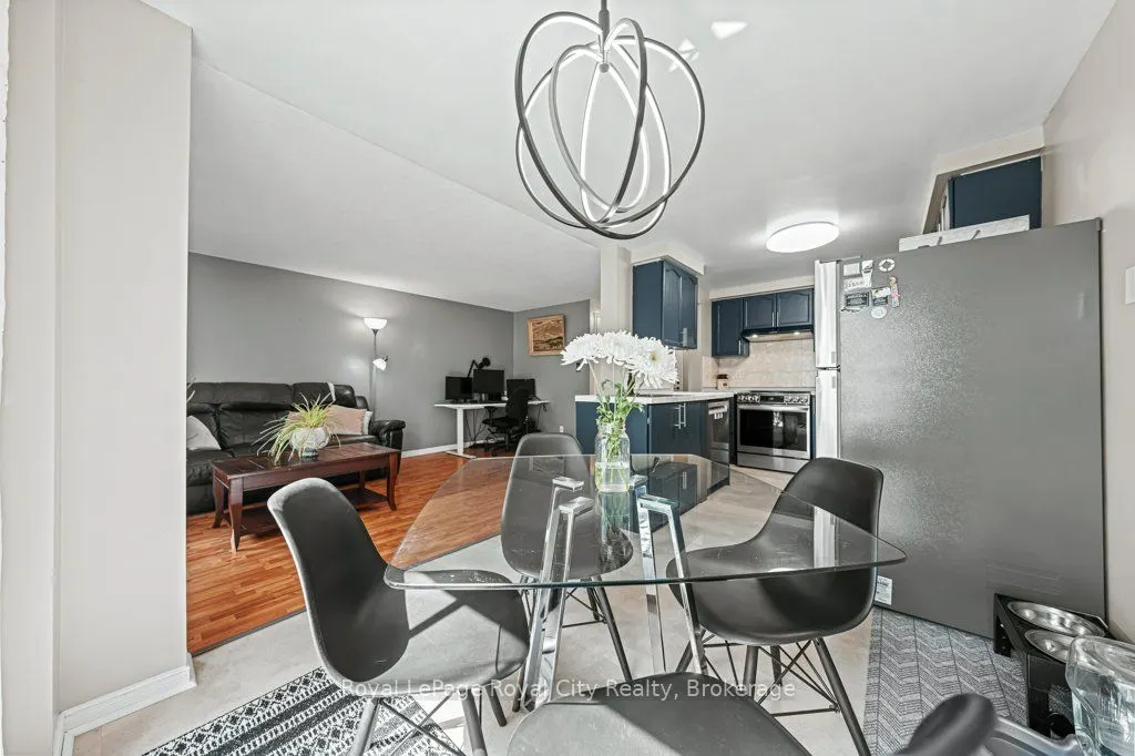260 Tait Crescent