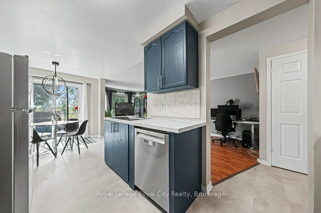 260 Tait Crescent