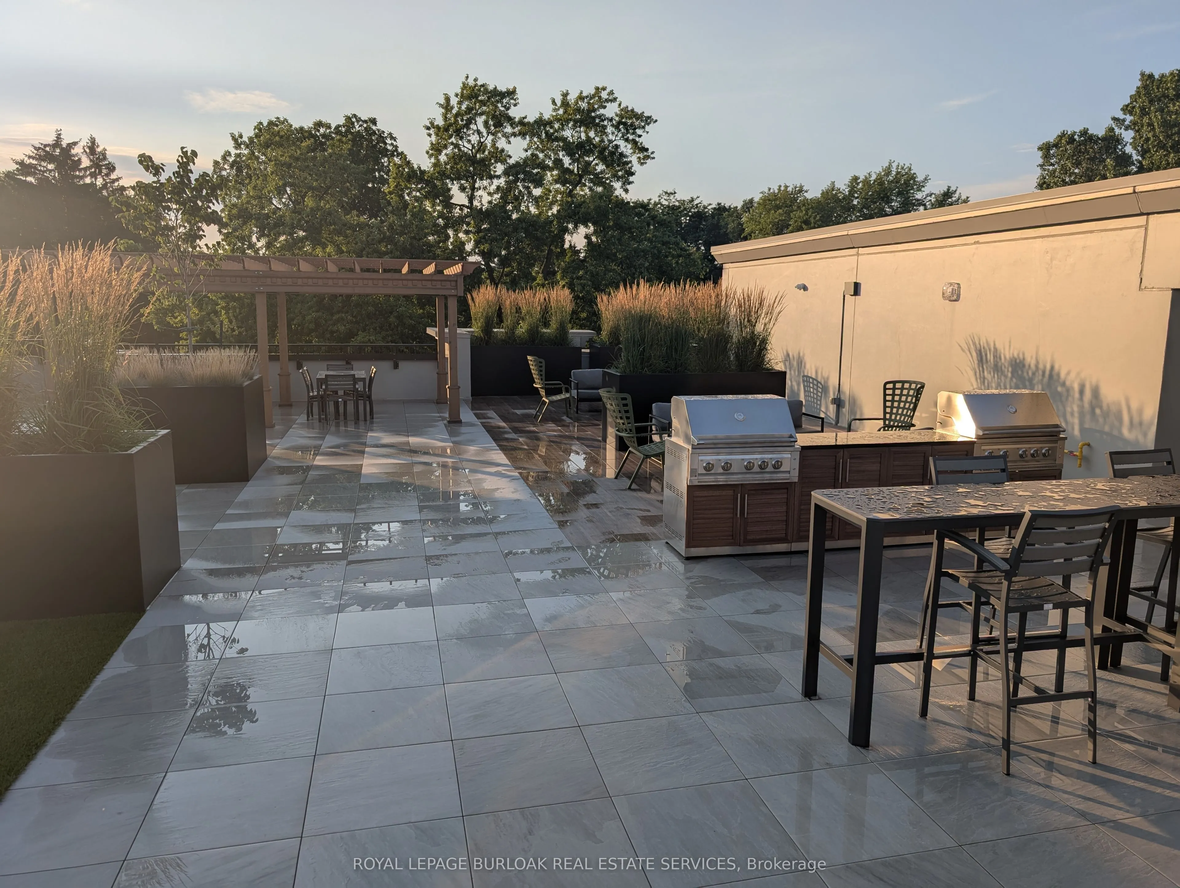 153 Wilson Street W, #114