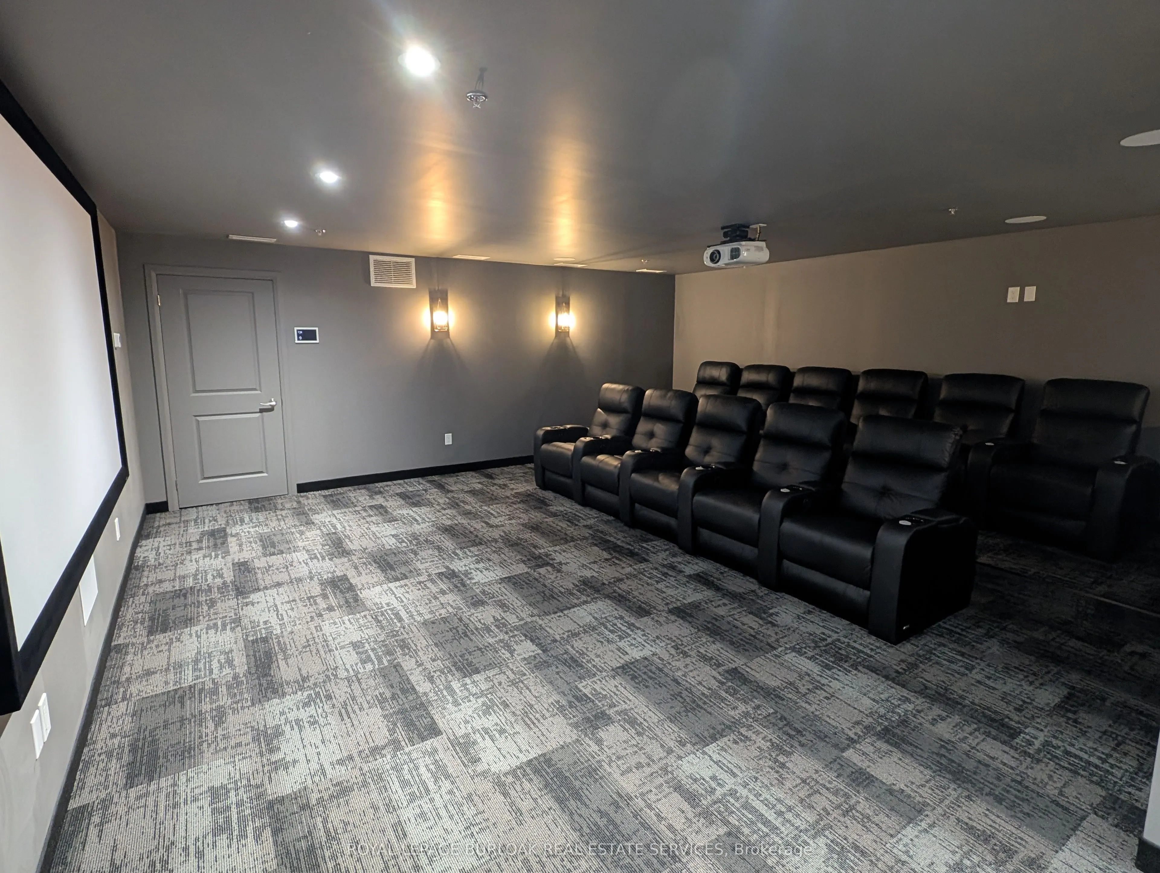 153 Wilson Street W, #114