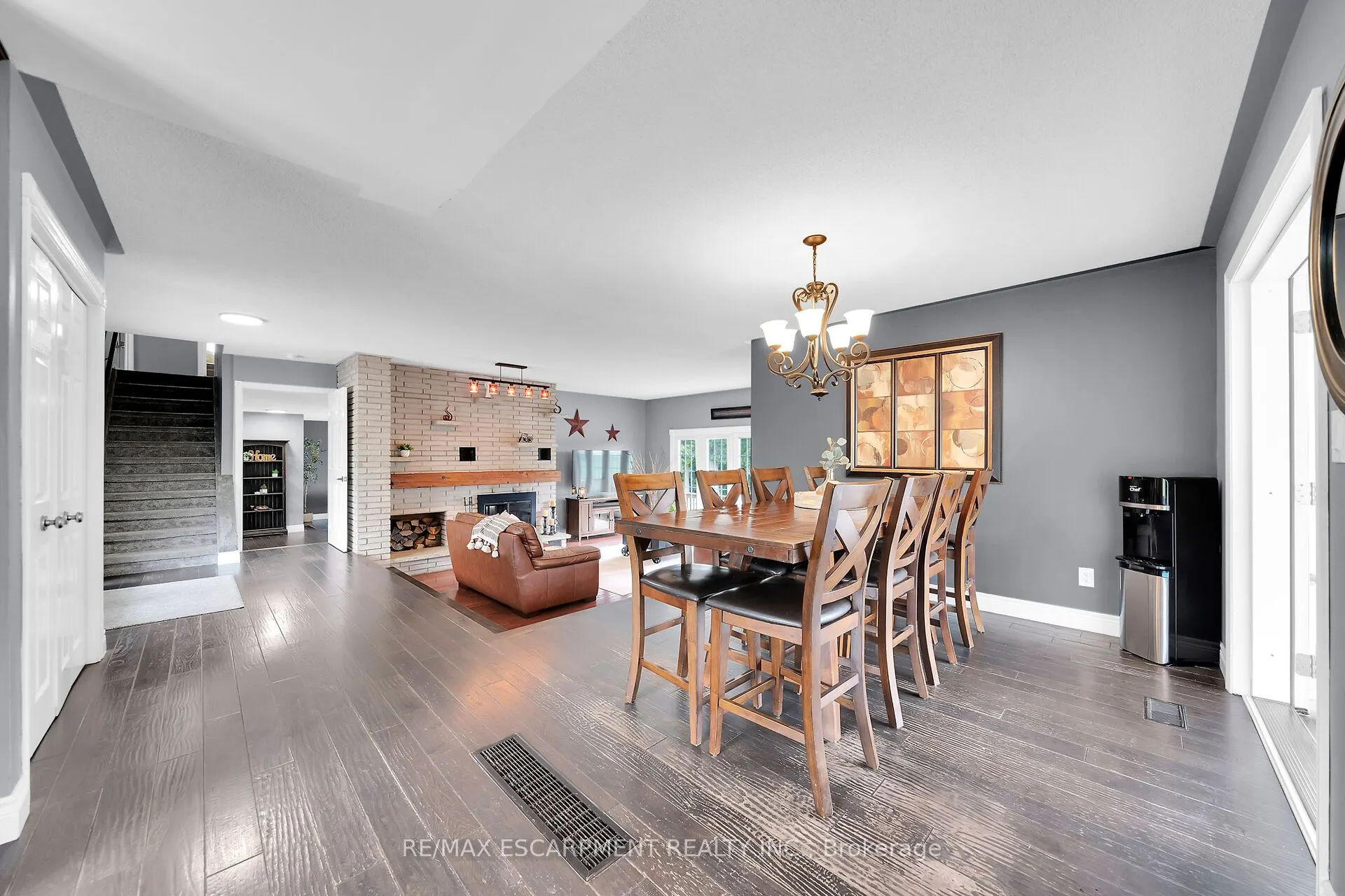 911 Indiana Road E