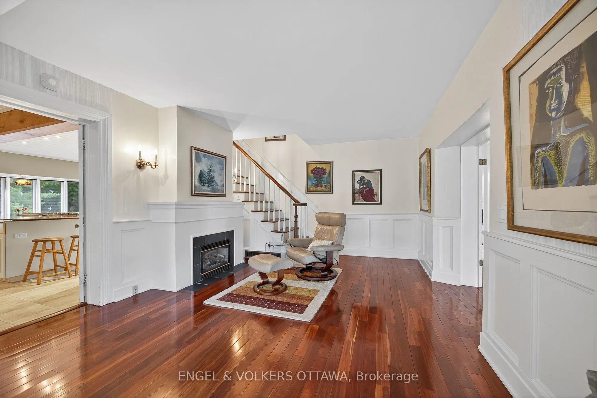 233 Strathburn Street