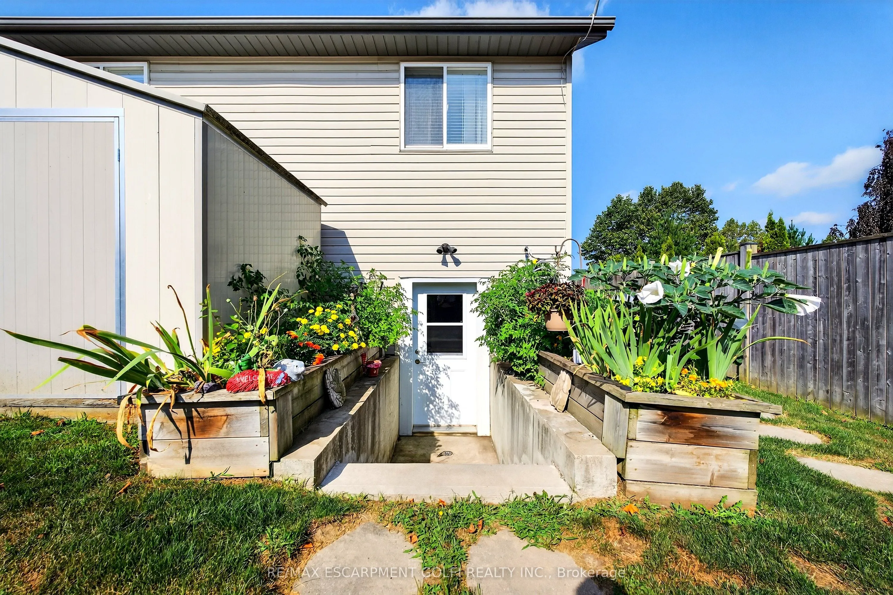 3555 CARVER Street