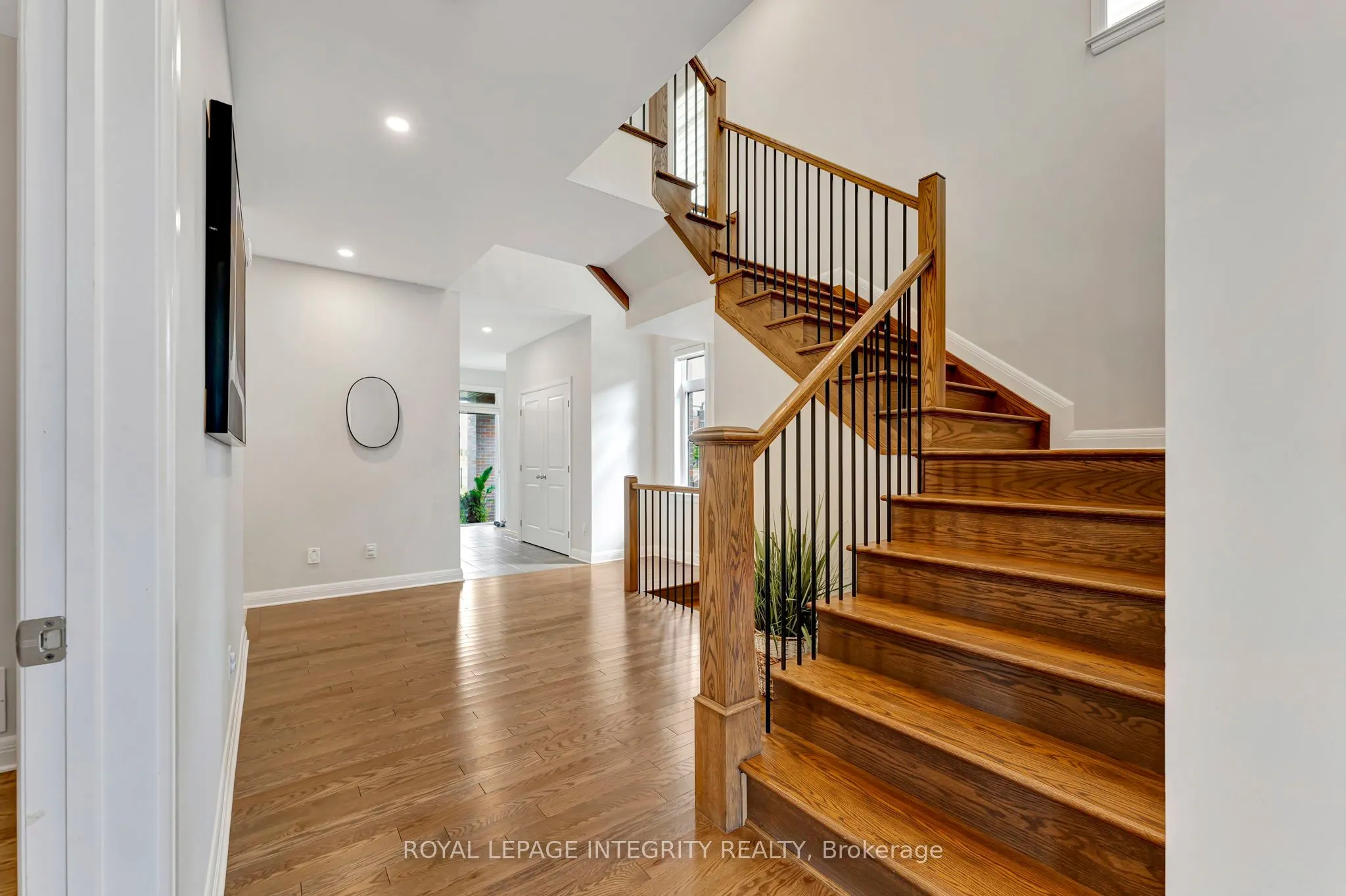 885 Moses Tennisco Street
