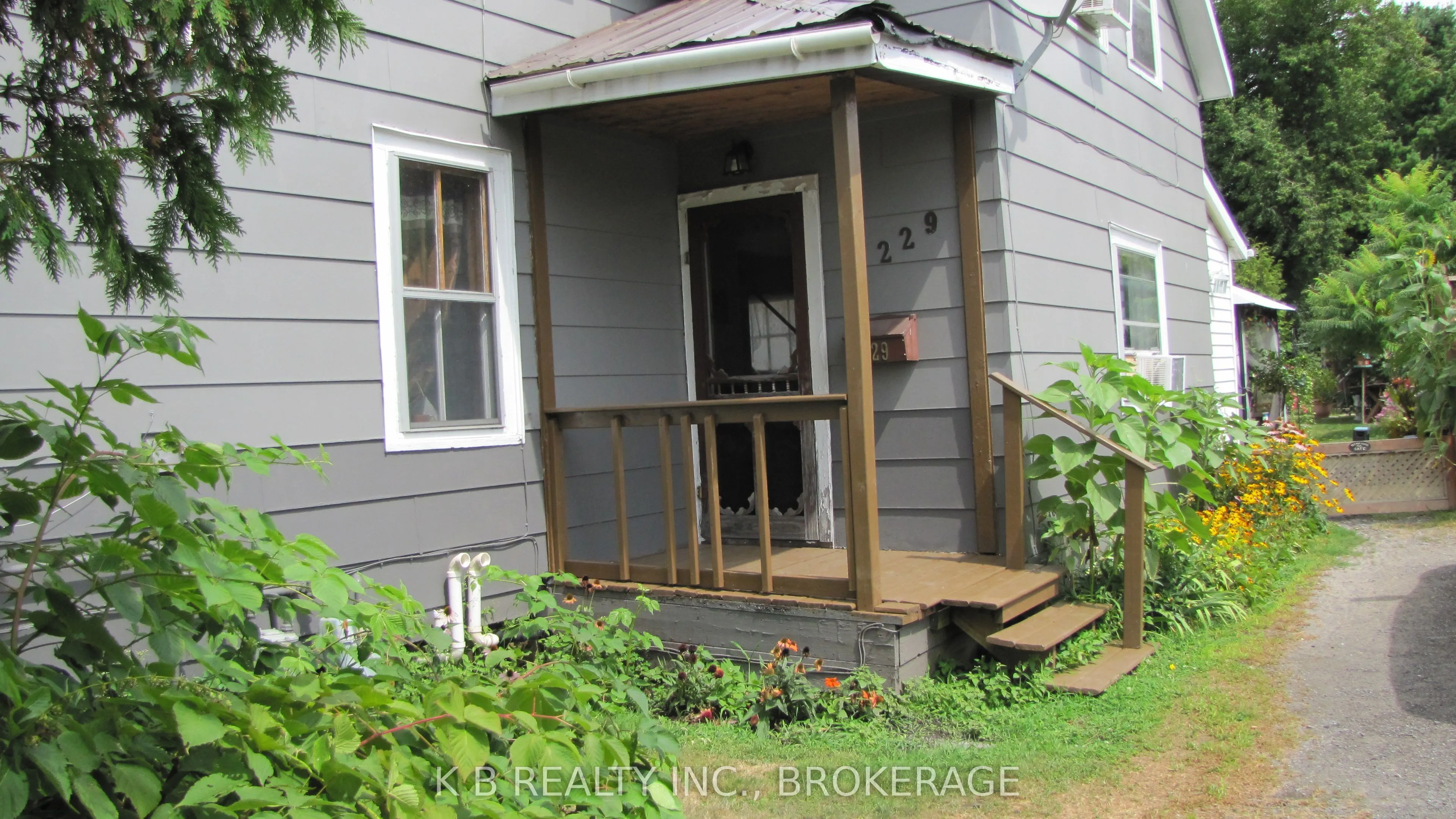 229 Gore Street E