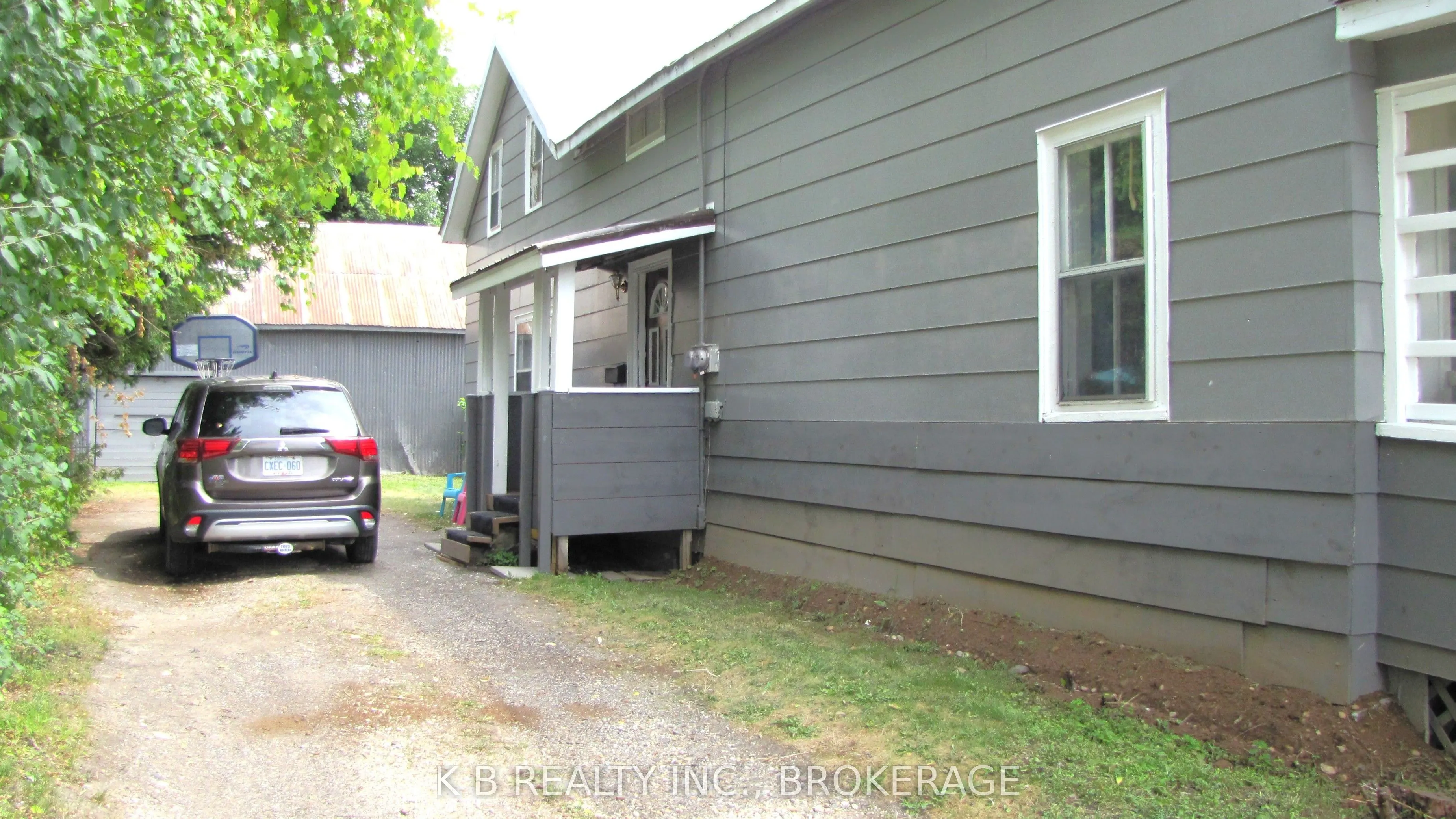 229 Gore Street E