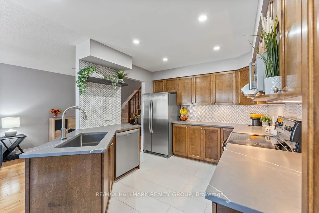 920 Schooner Crescent