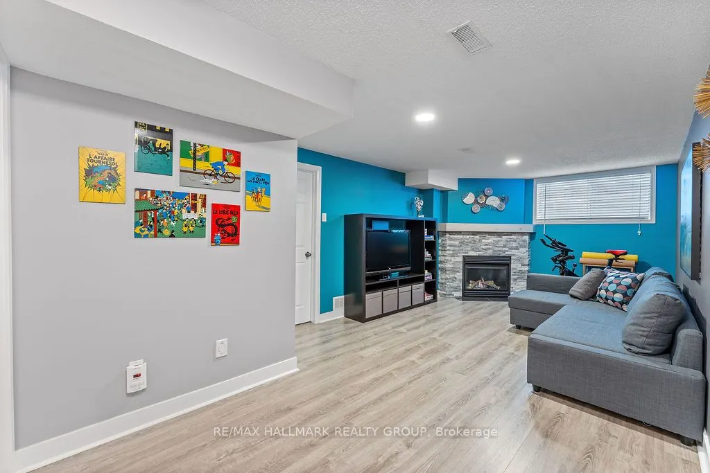 920 Schooner Crescent
