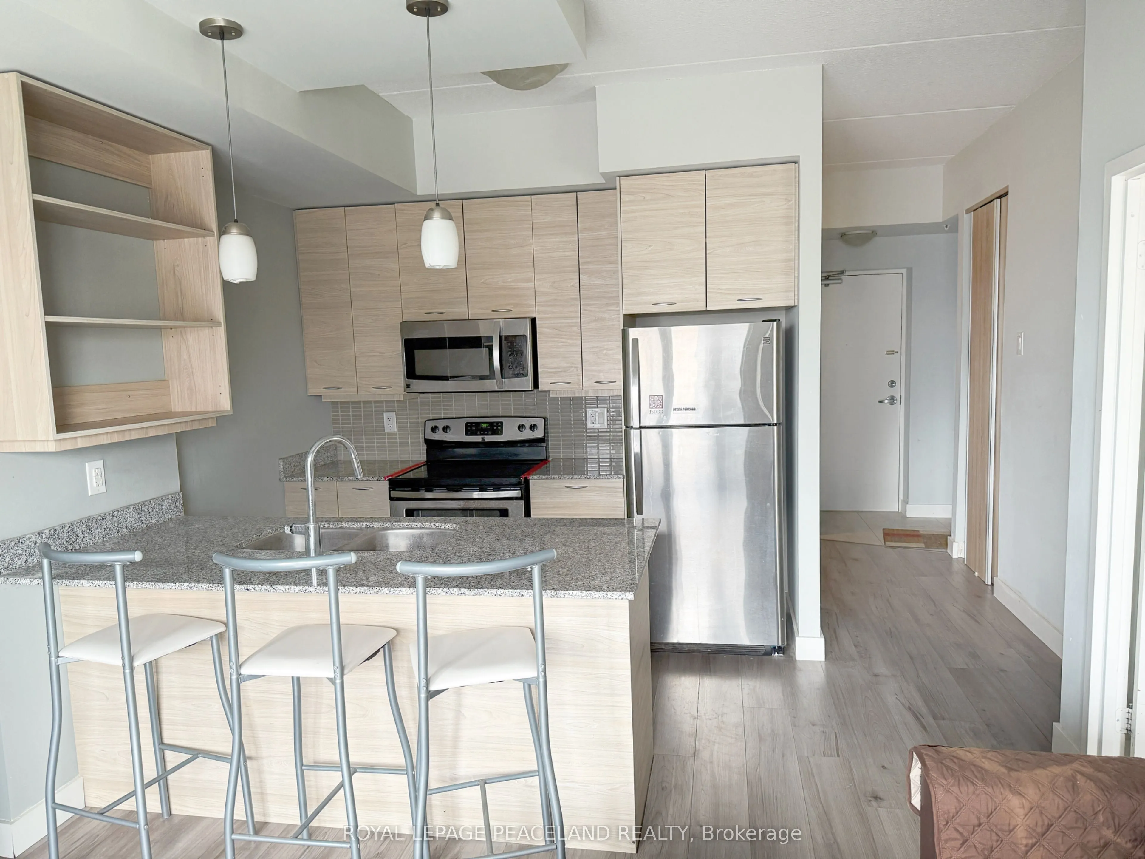 318 Spruce Street, #901