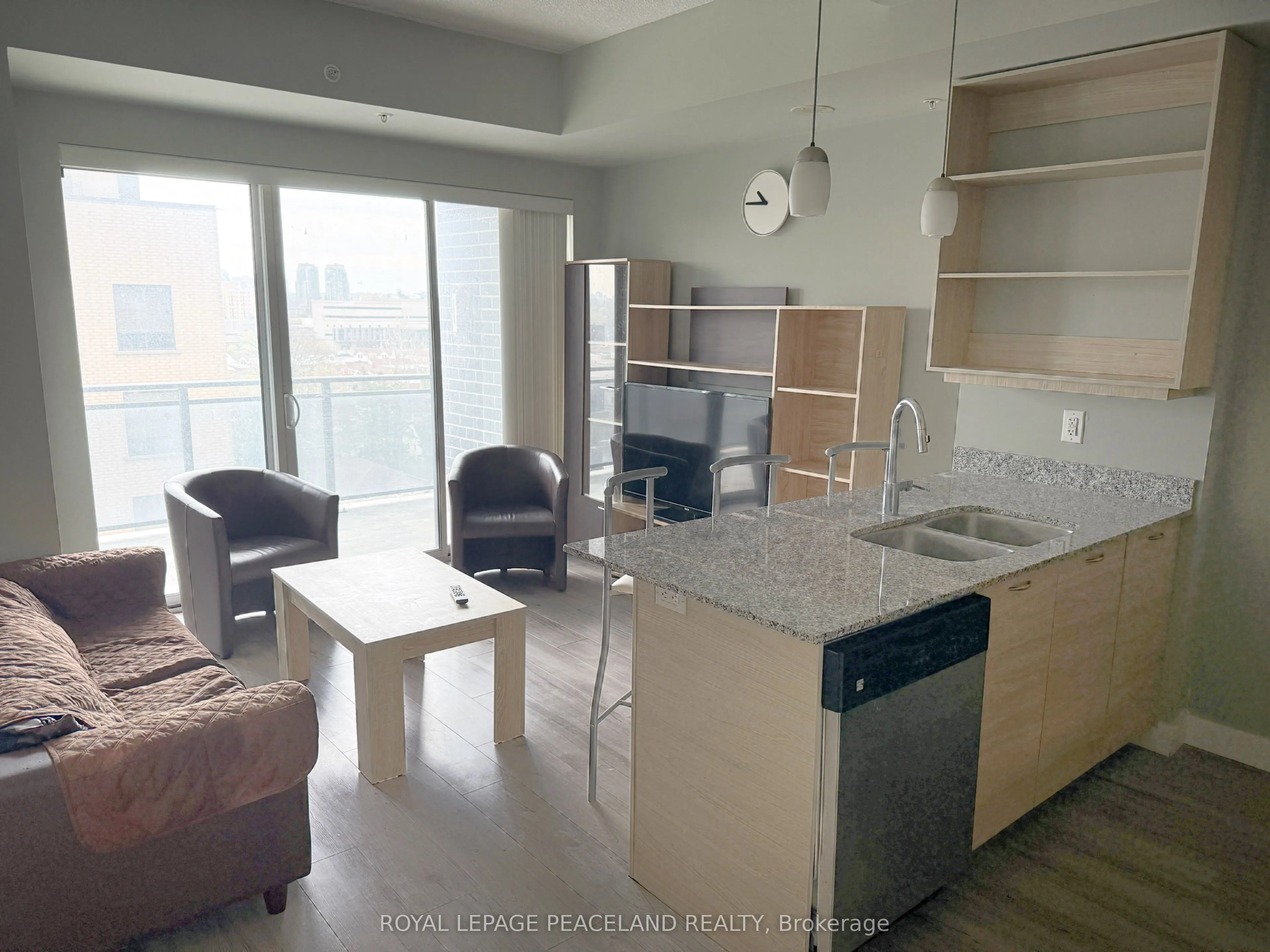 318 Spruce Street, #901