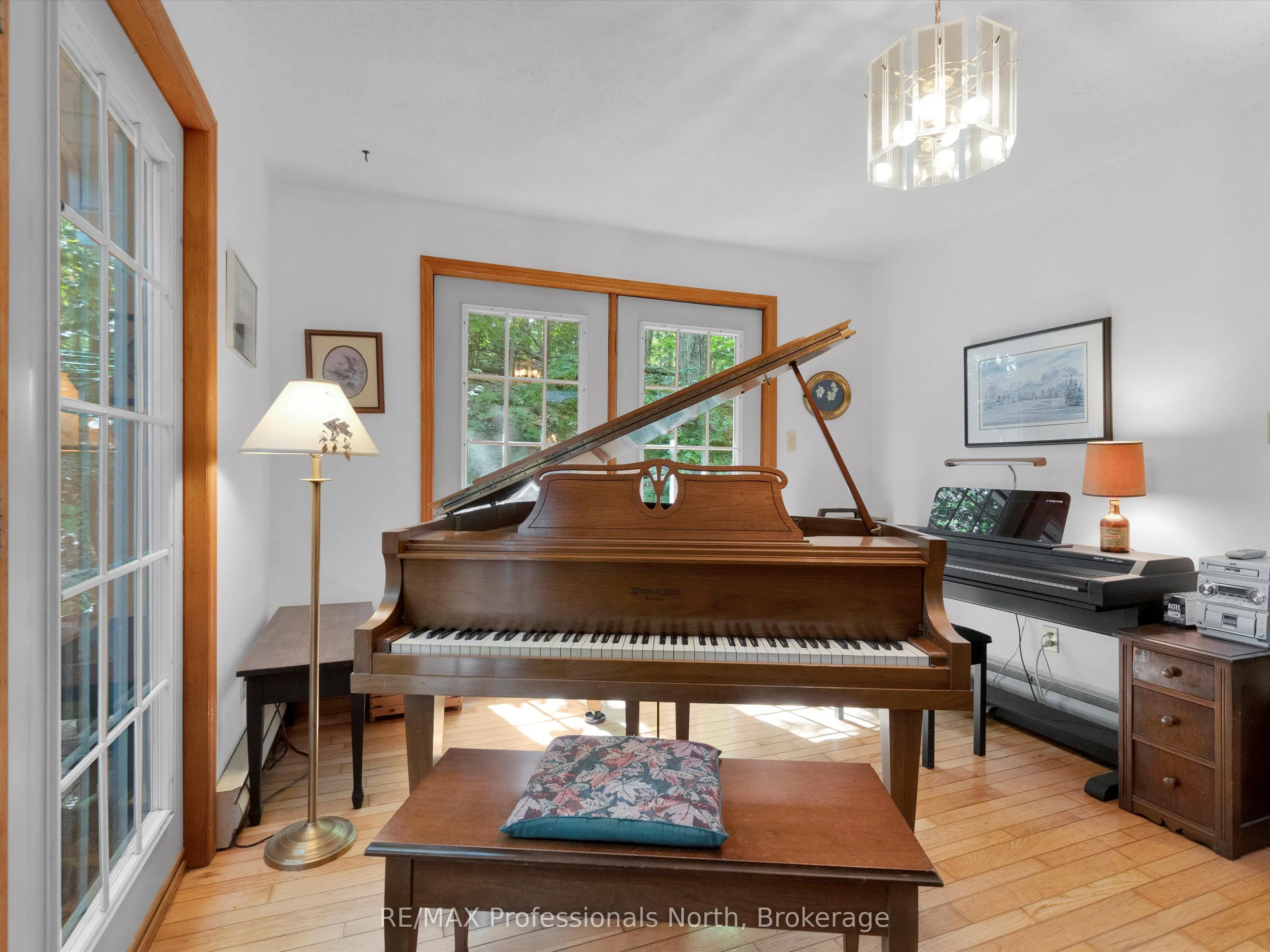 5 Todholm Drive
