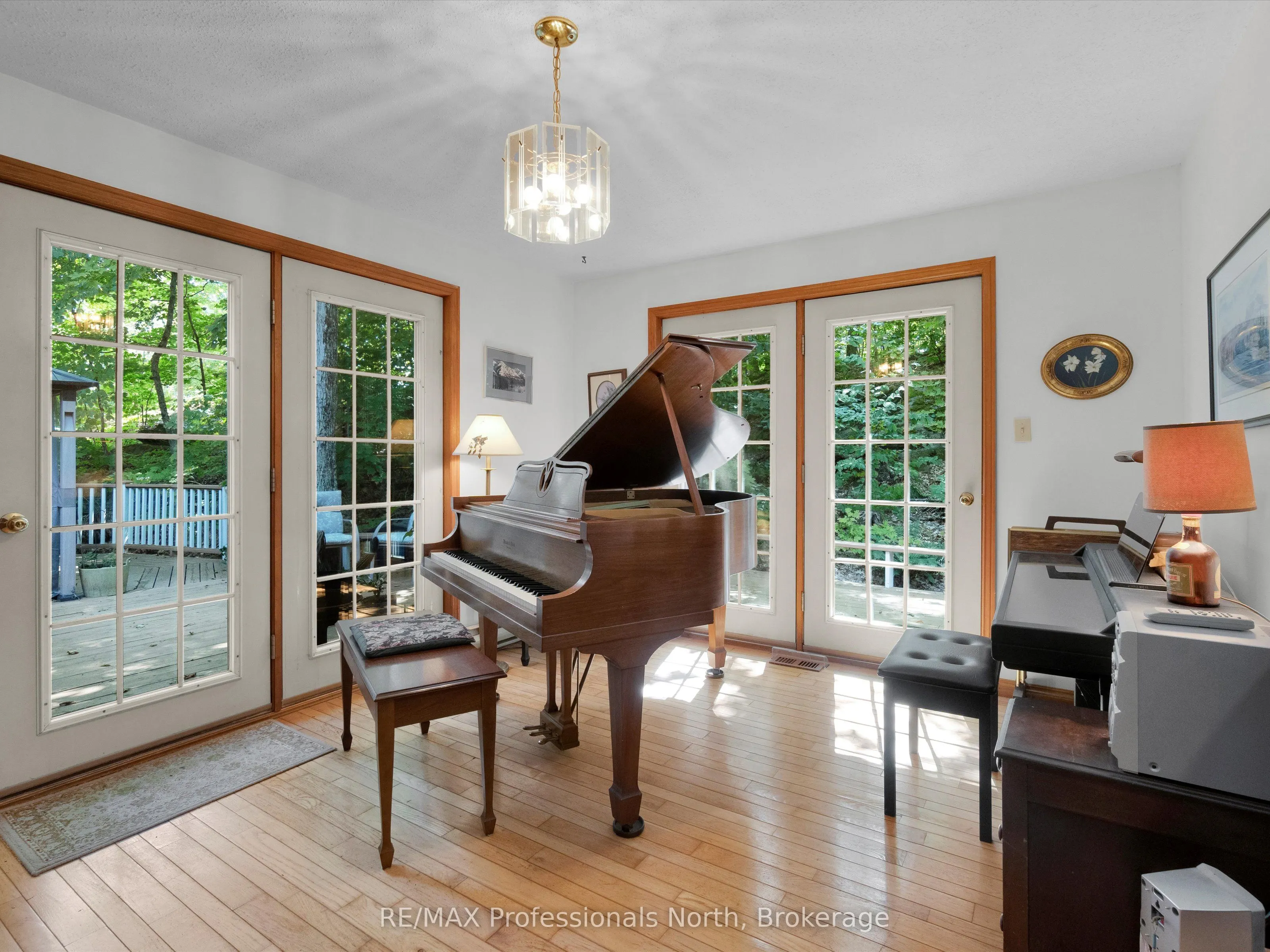 5 Todholm Drive