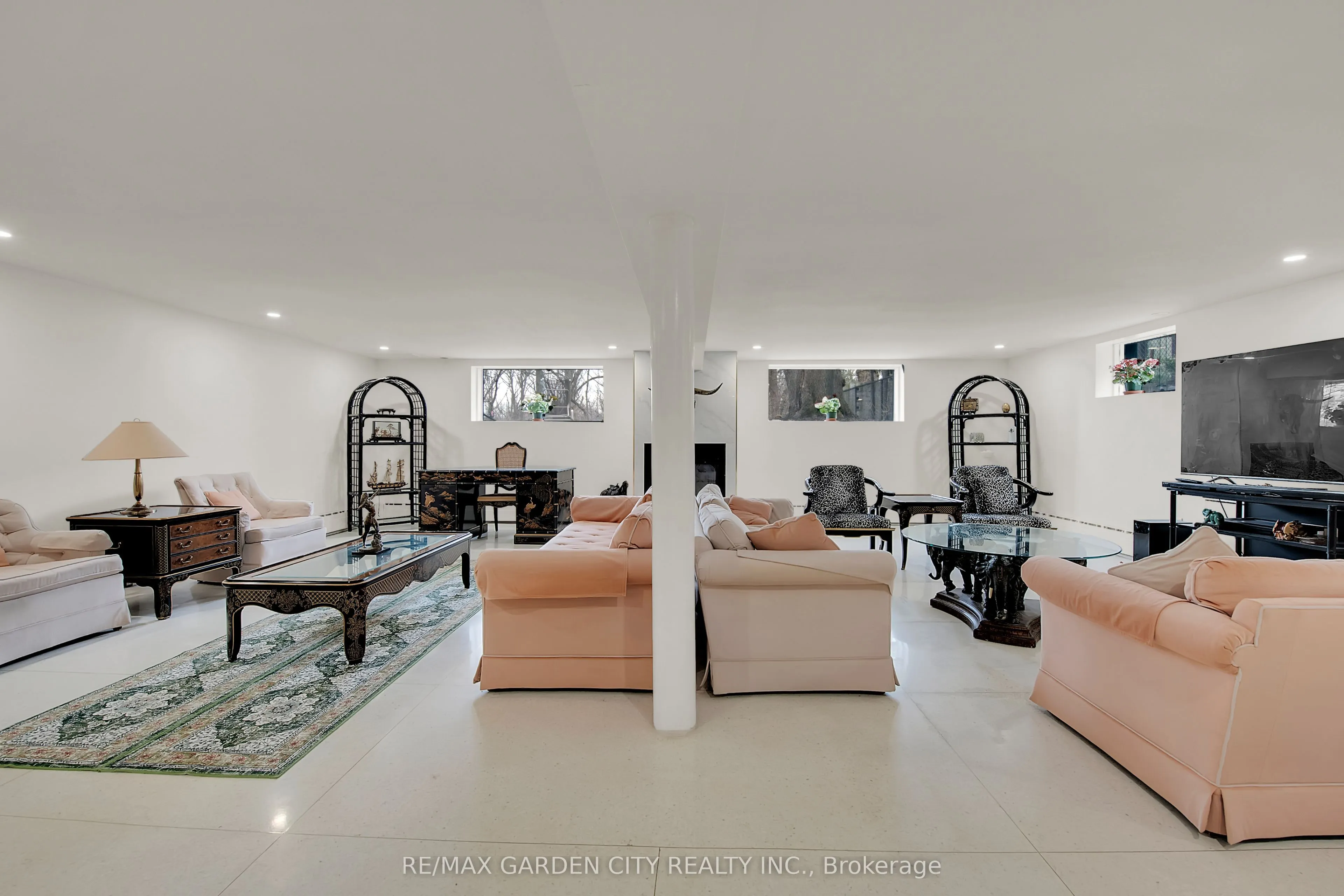 16 Freeland Court