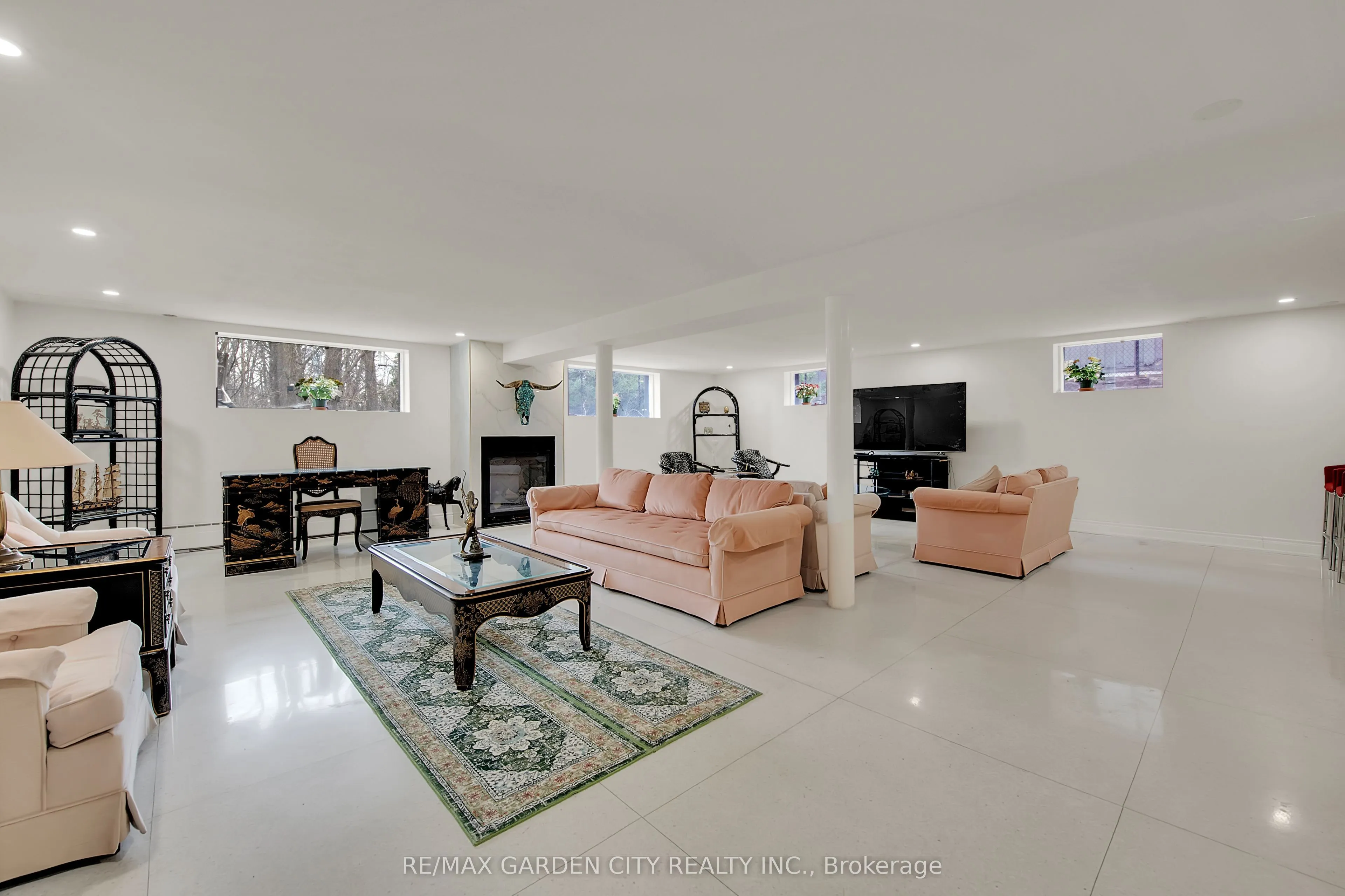 16 Freeland Court