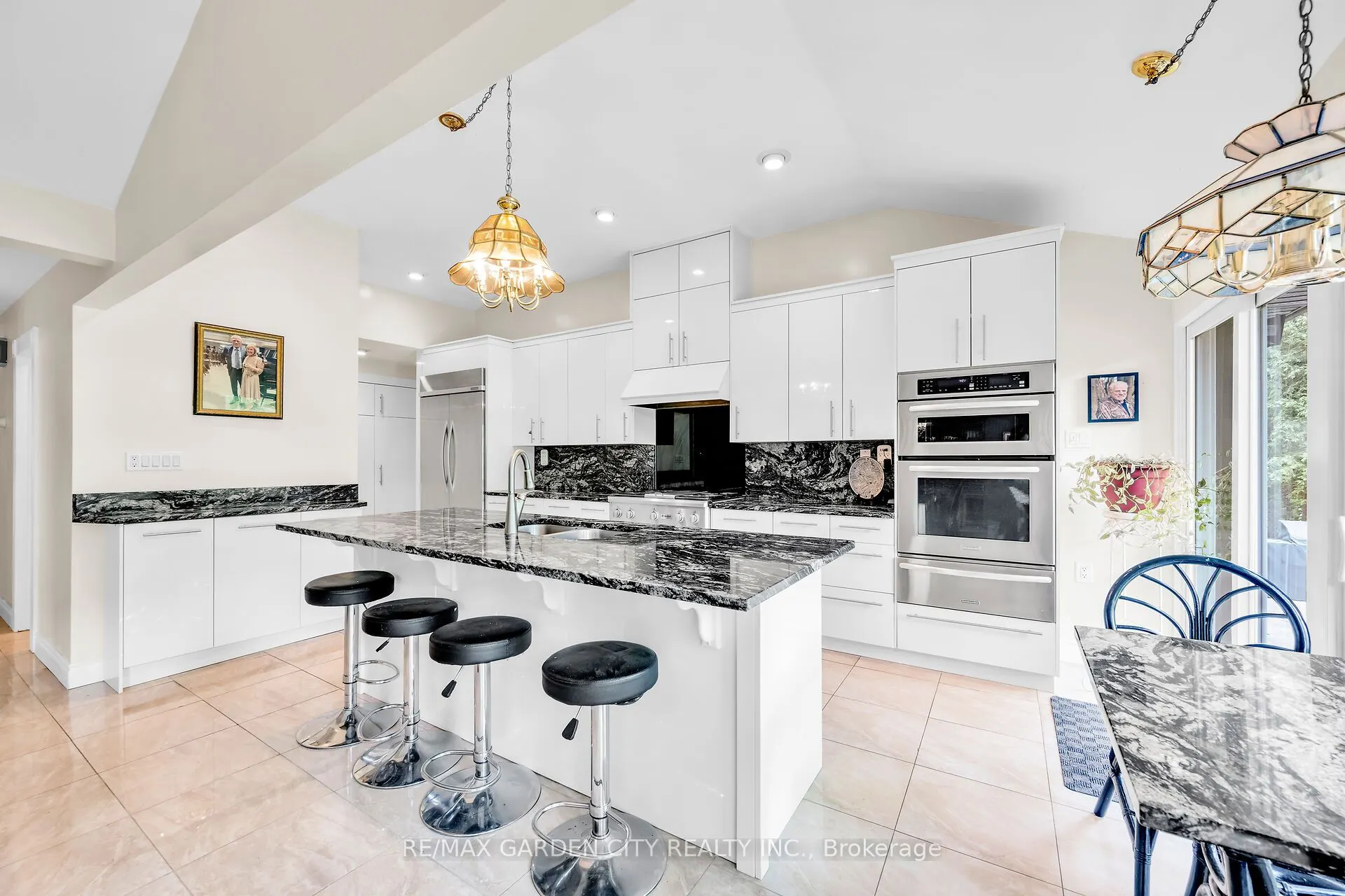 16 Freeland Court