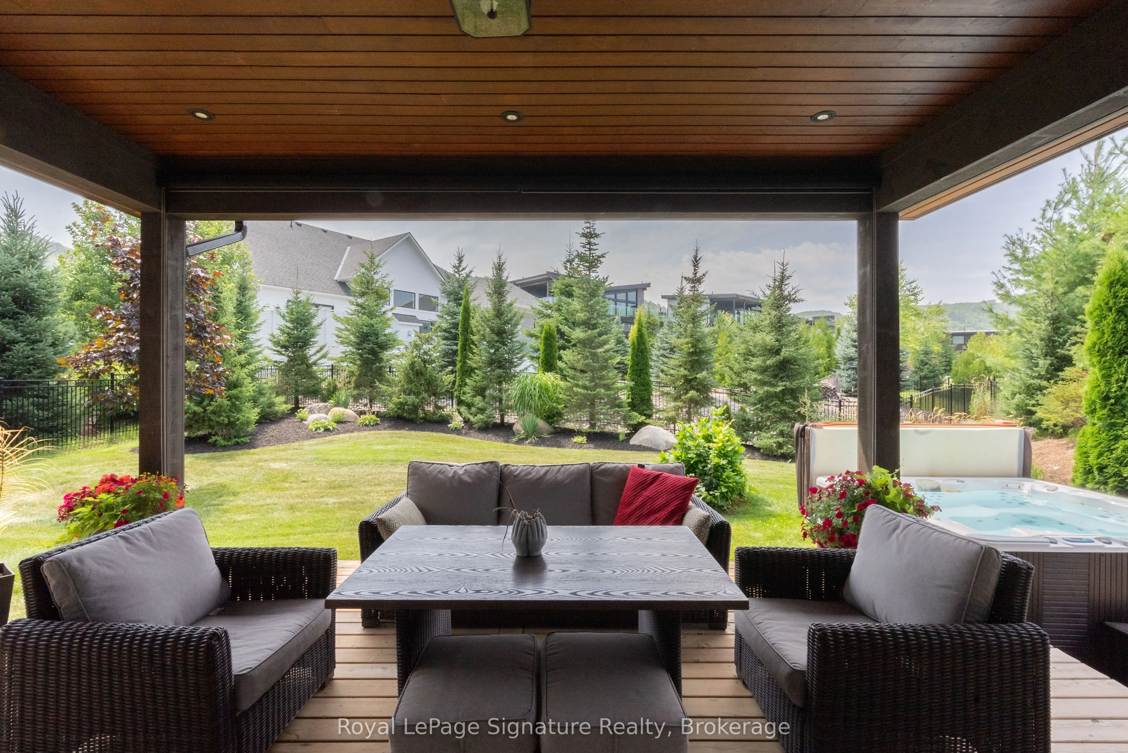 128 Arnot Crescent