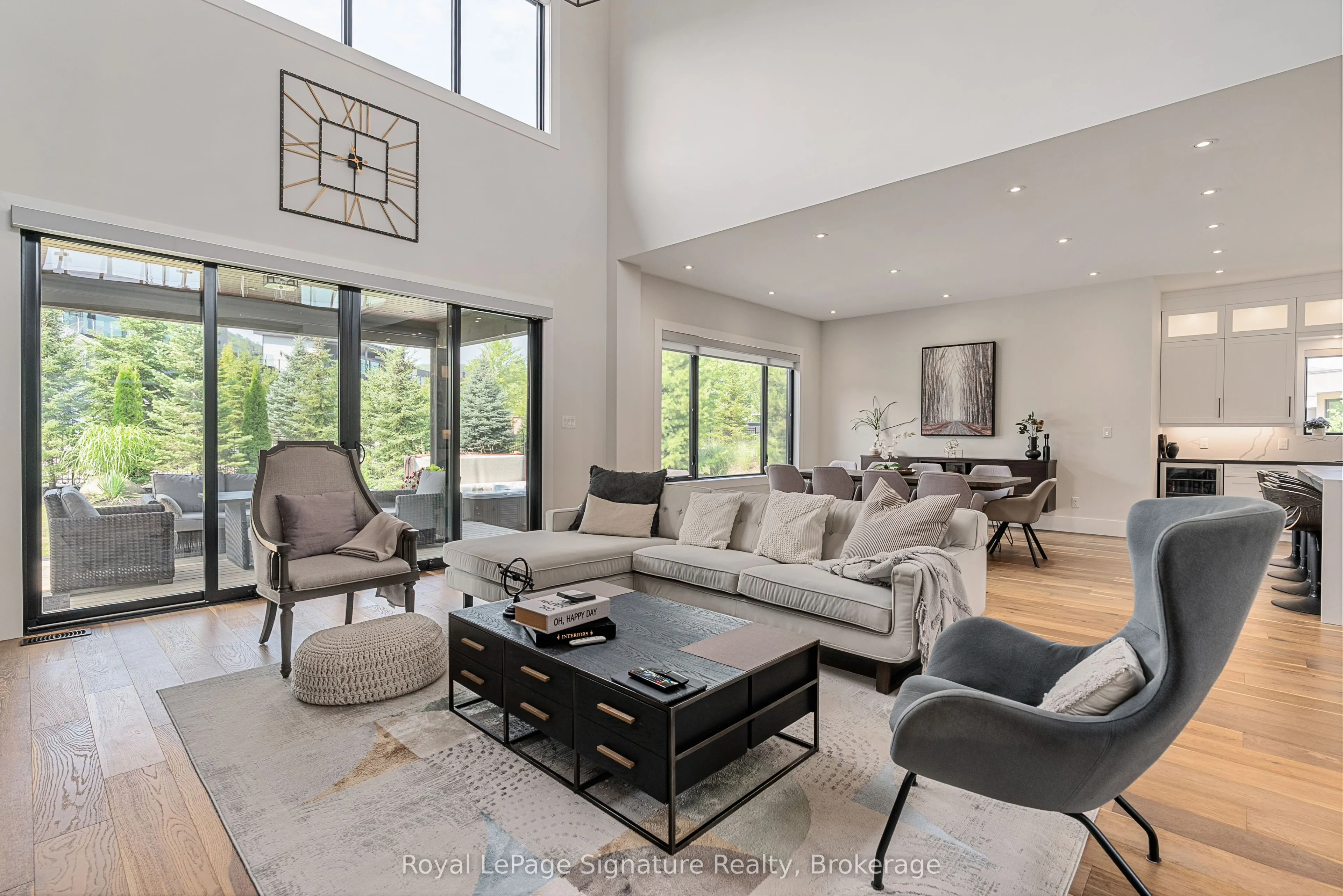 128 Arnot Crescent