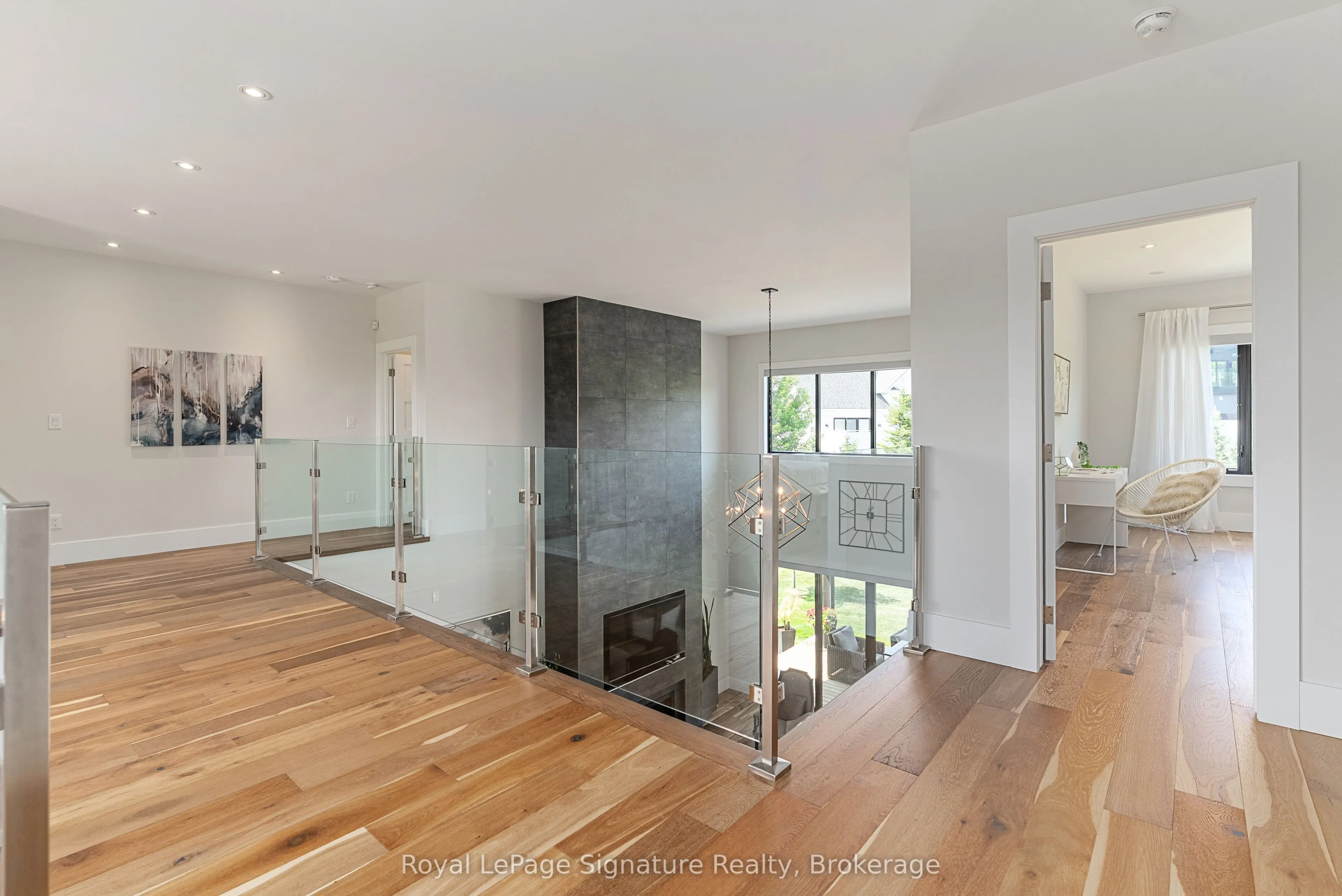 128 Arnot Crescent