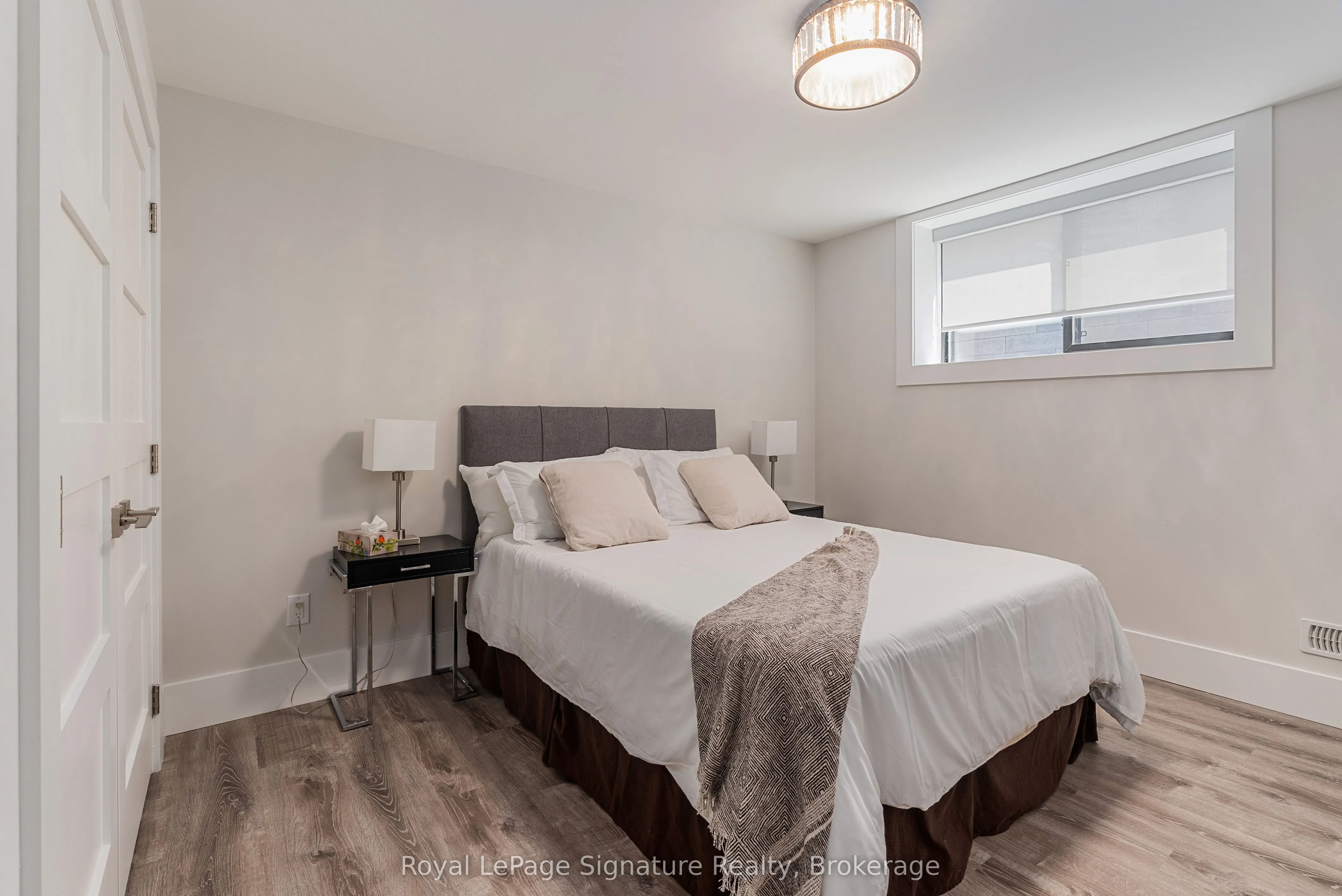 128 Arnot Crescent