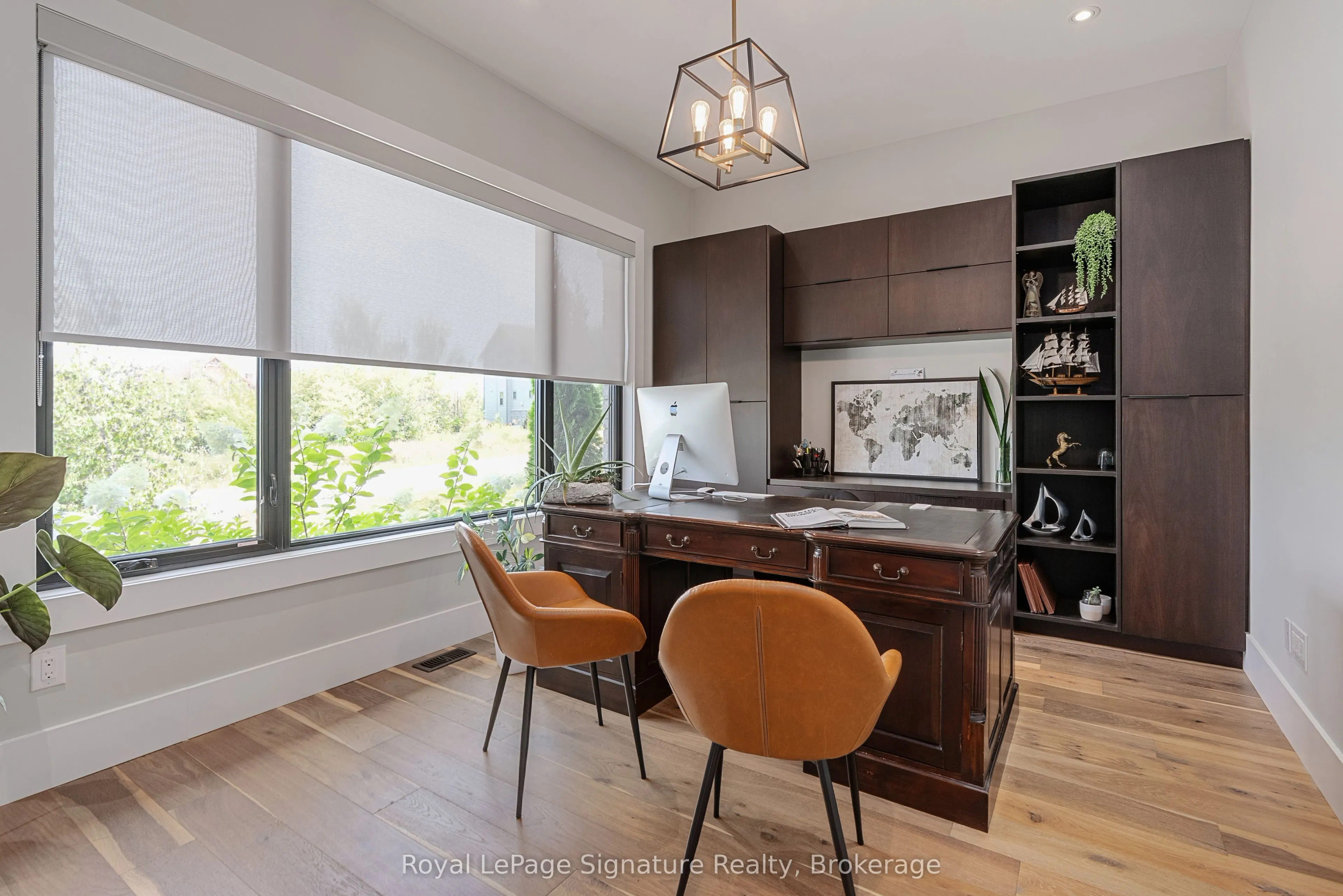 128 Arnot Crescent