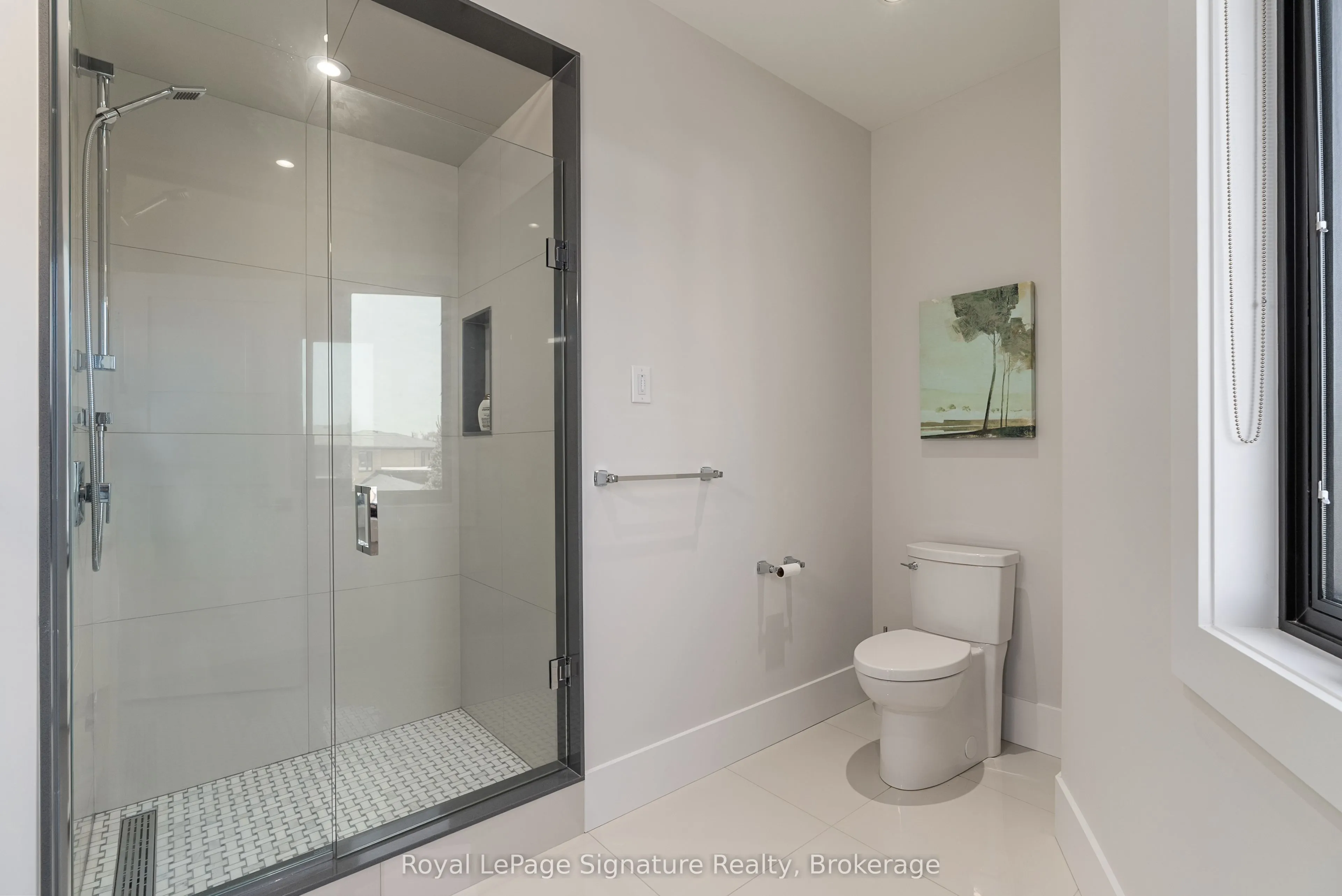 128 Arnot Crescent
