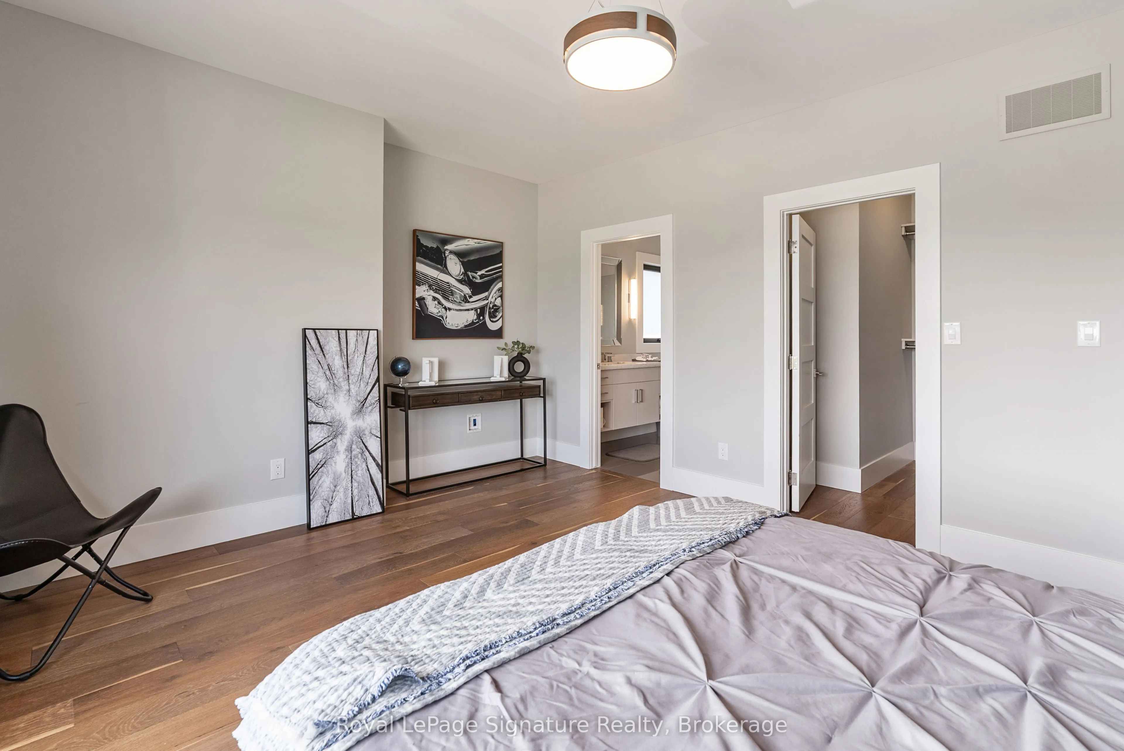 128 Arnot Crescent