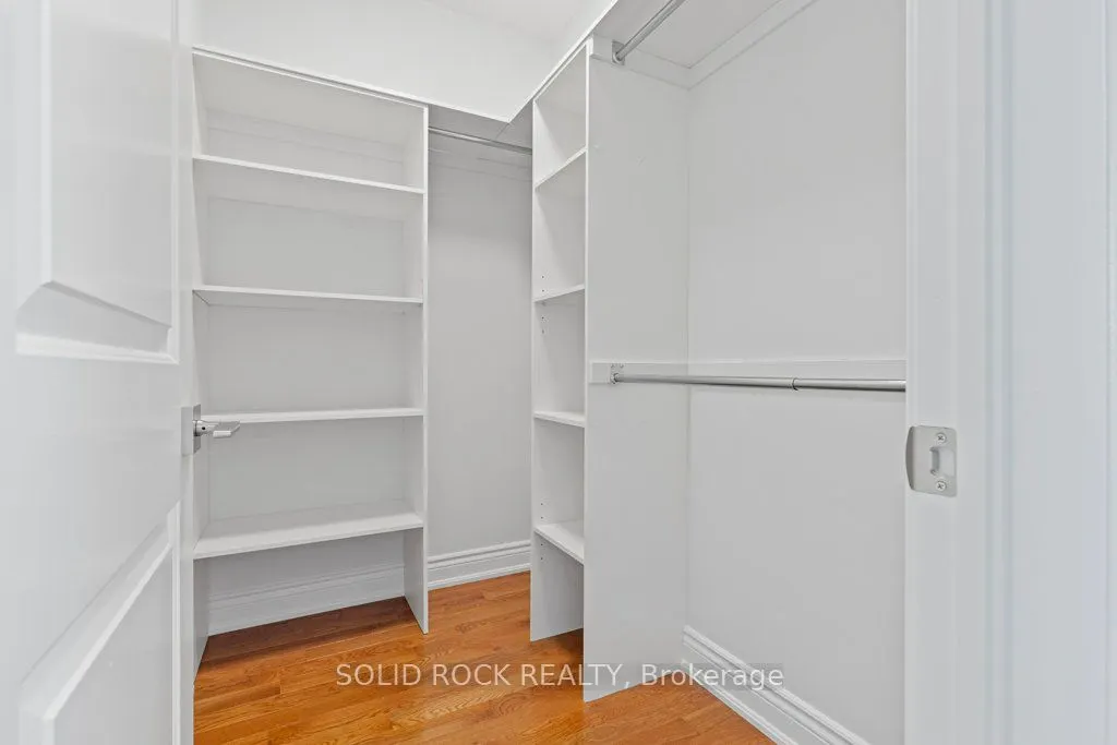 9 Billings Avenue W