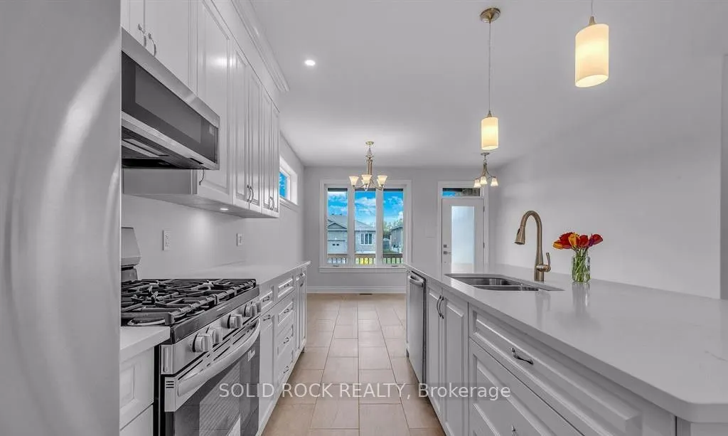 9 Billings Avenue W