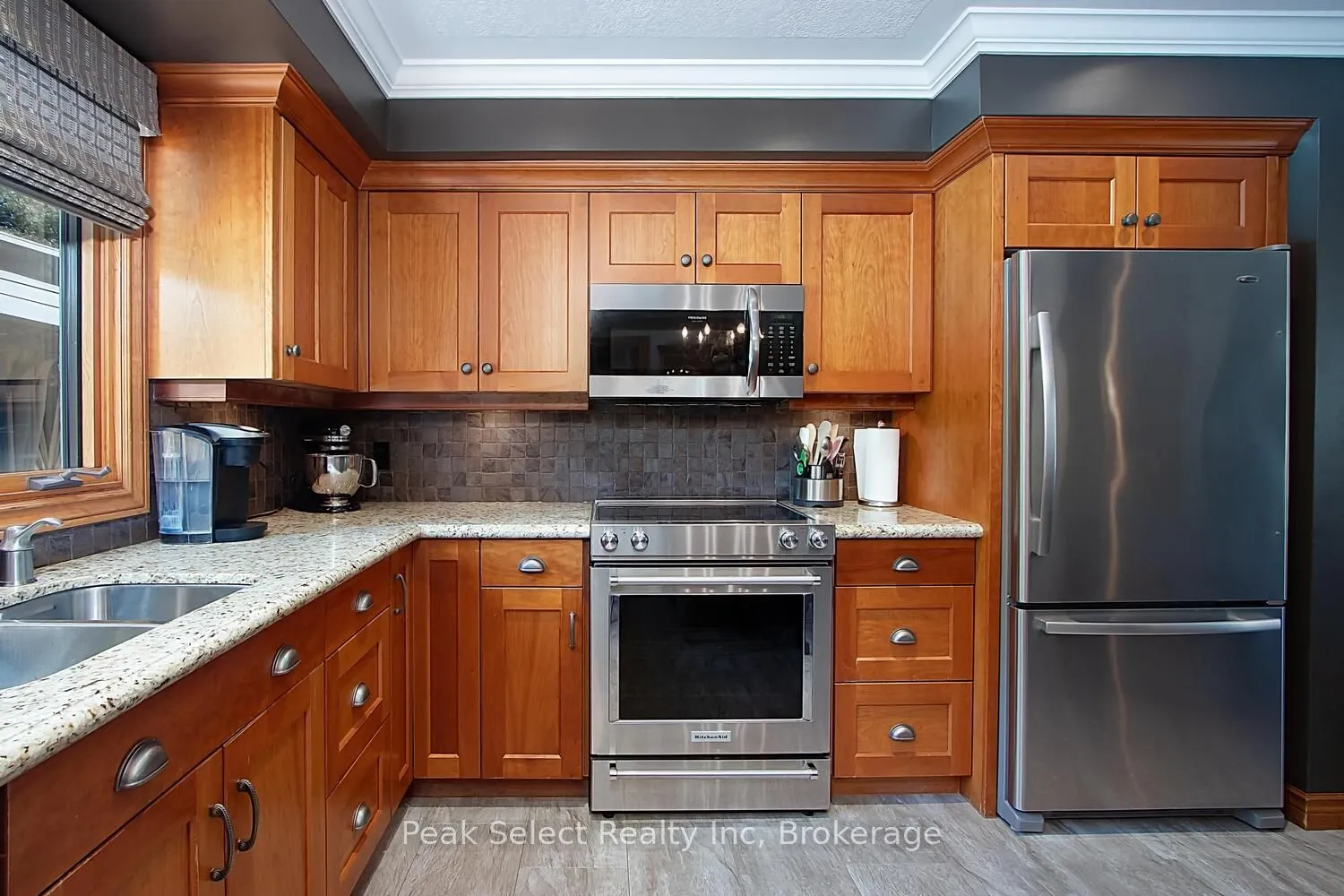 139 Waterloo Street S