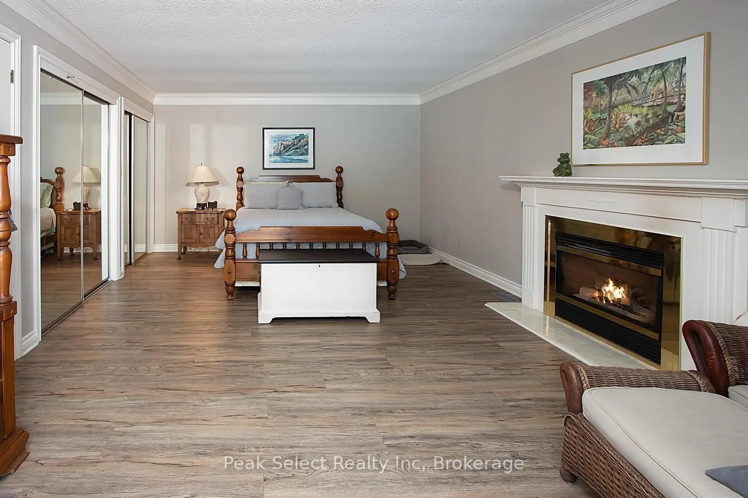 139 Waterloo Street S