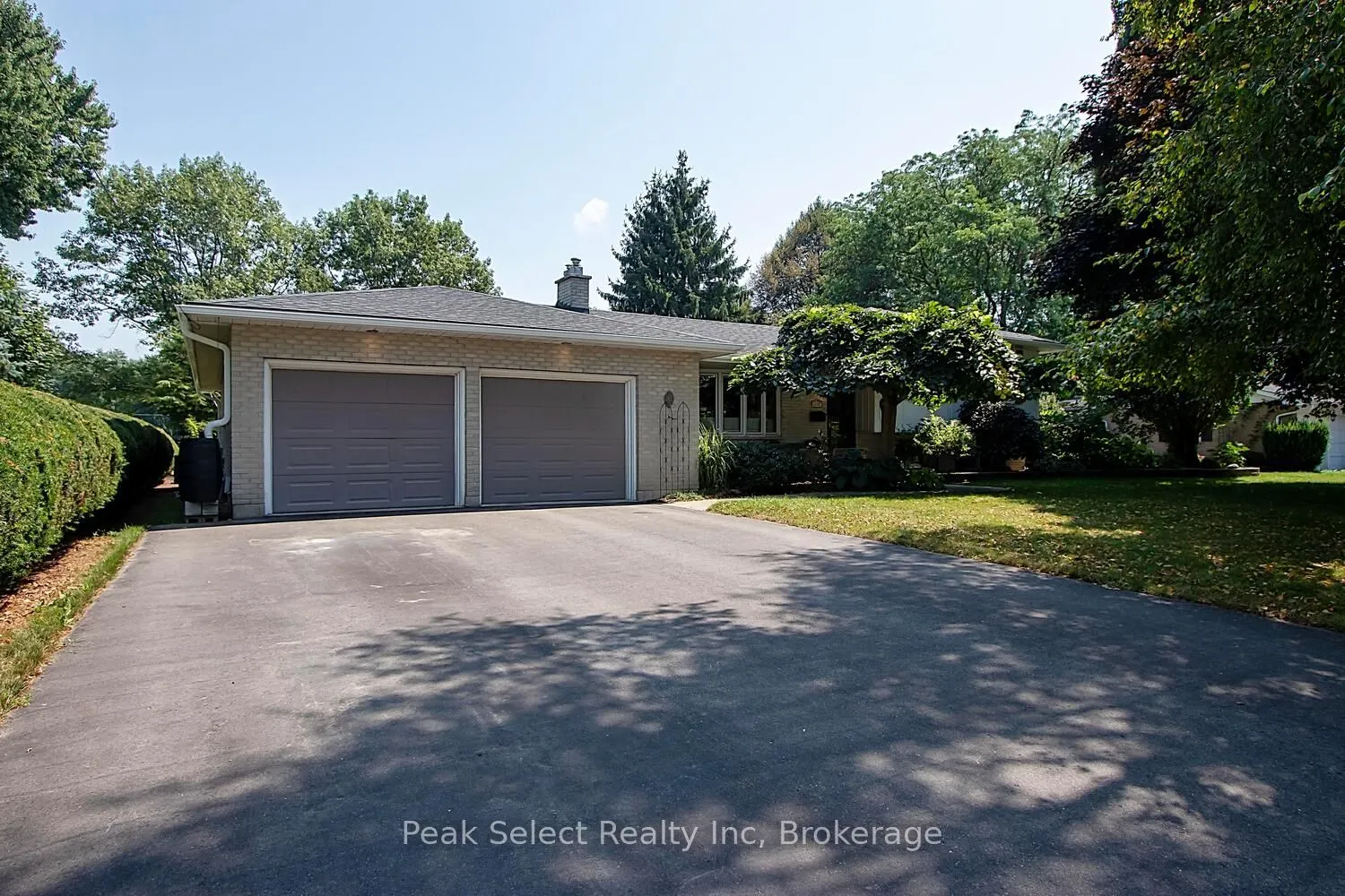 139 Waterloo Street S