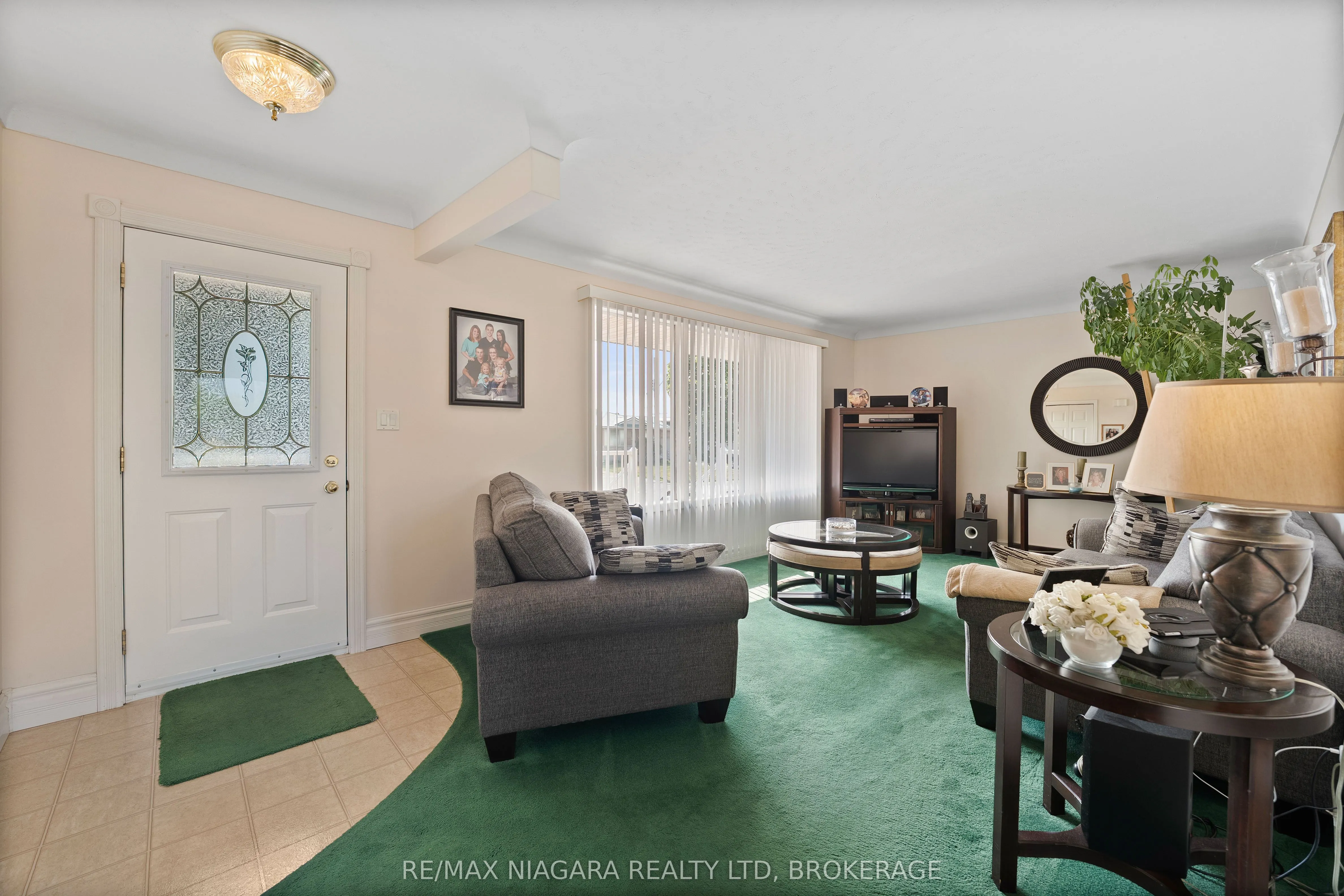 28 Hendershot Avenue