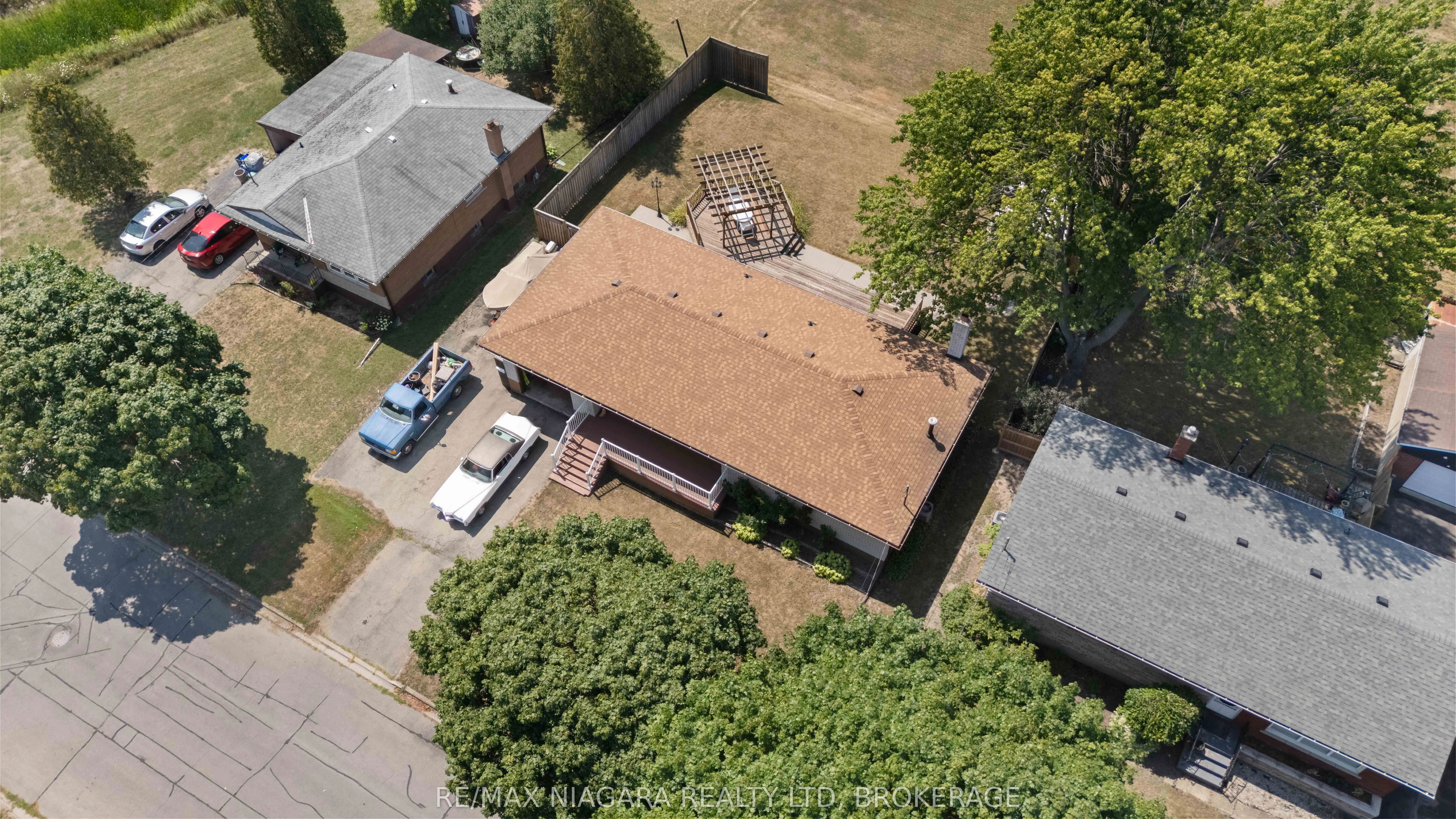 28 Hendershot Avenue