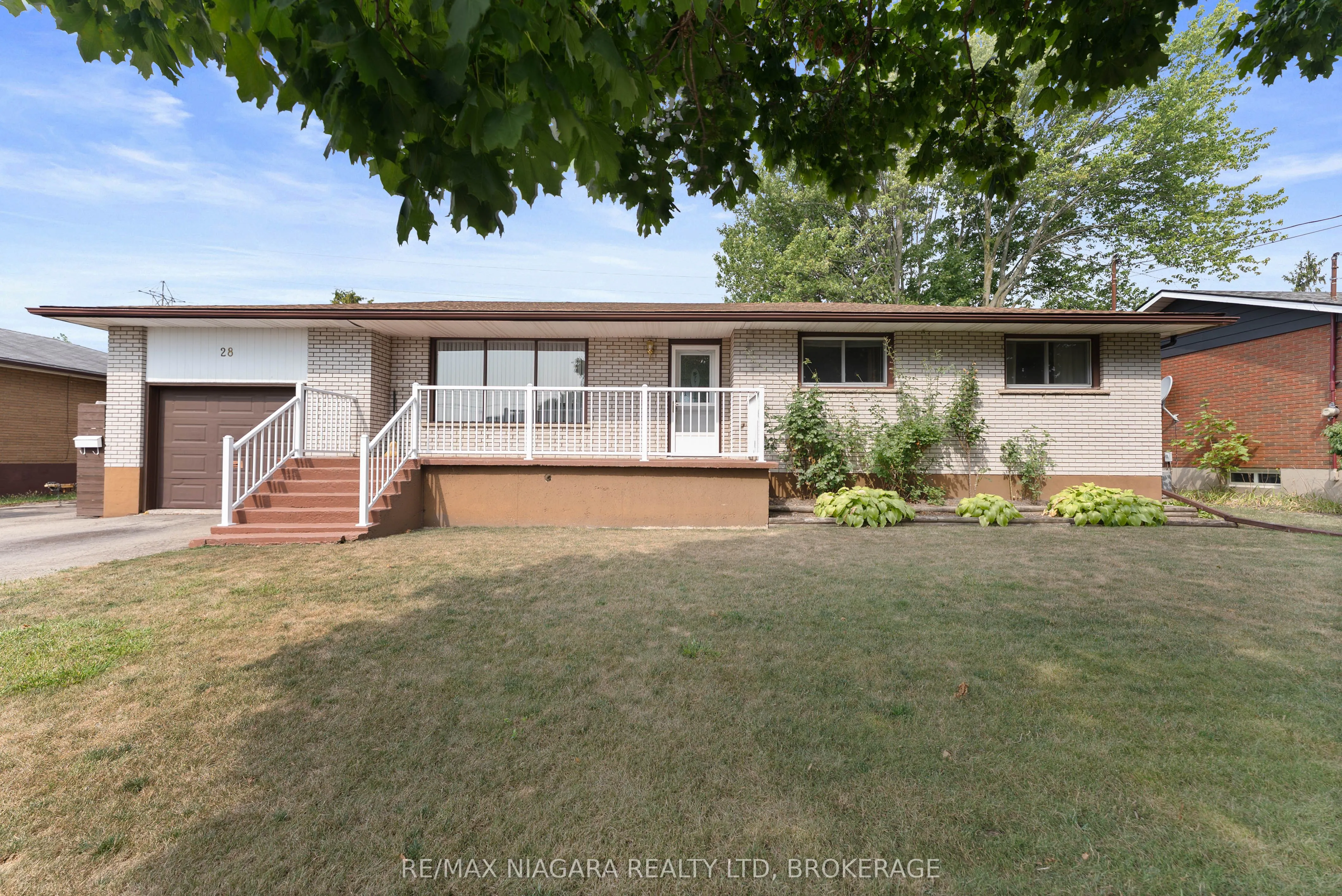 28 Hendershot Avenue