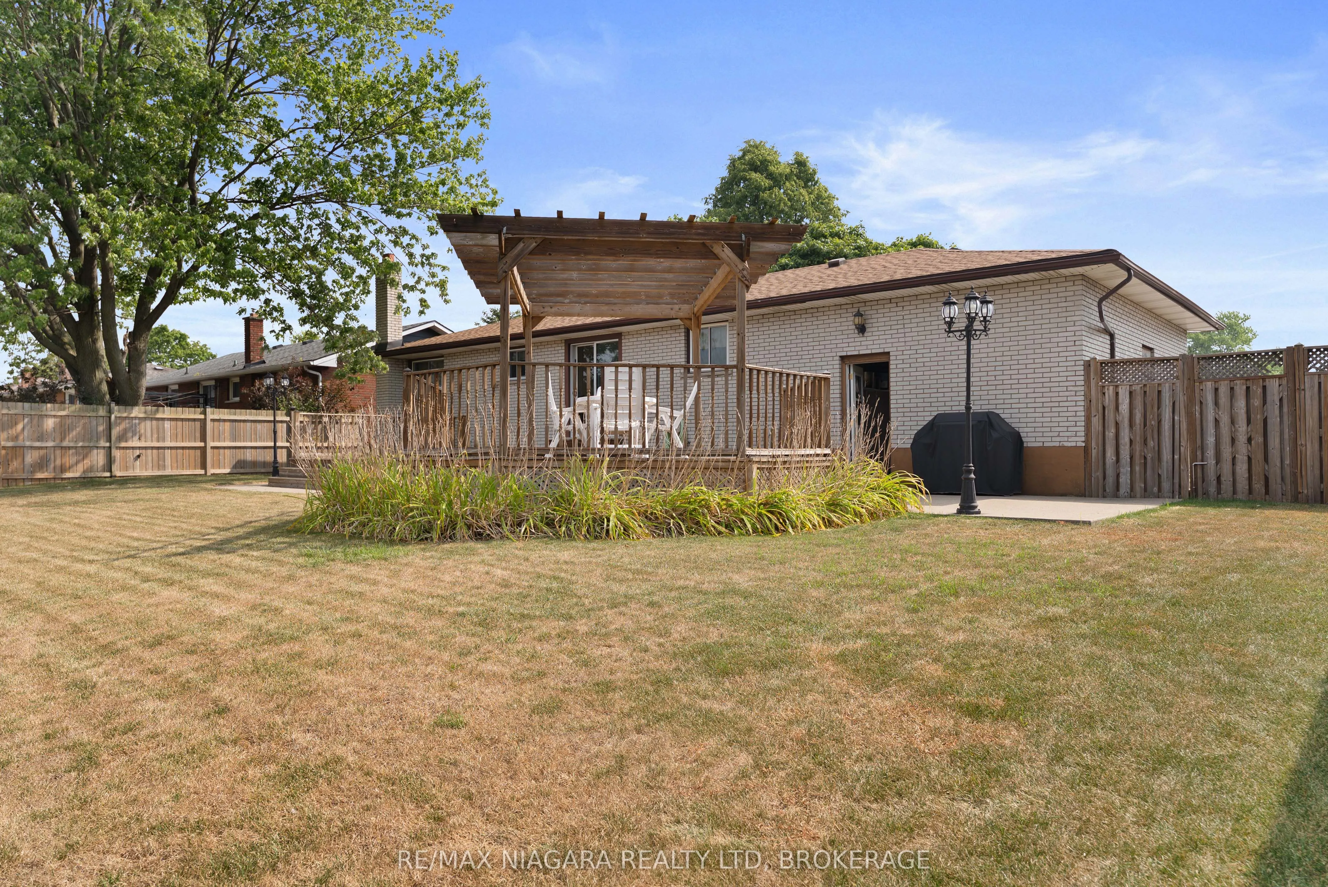 28 Hendershot Avenue