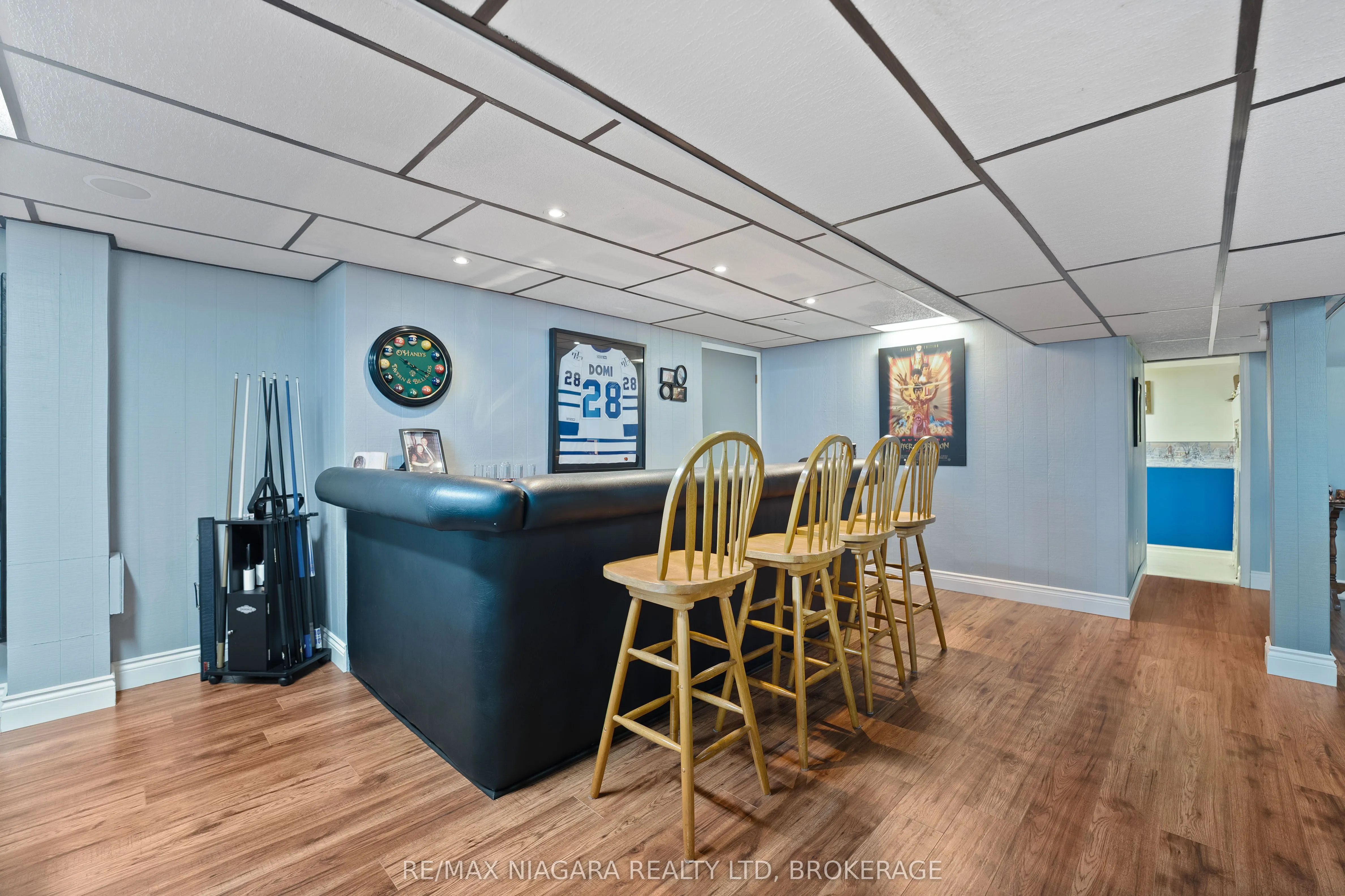 28 Hendershot Avenue
