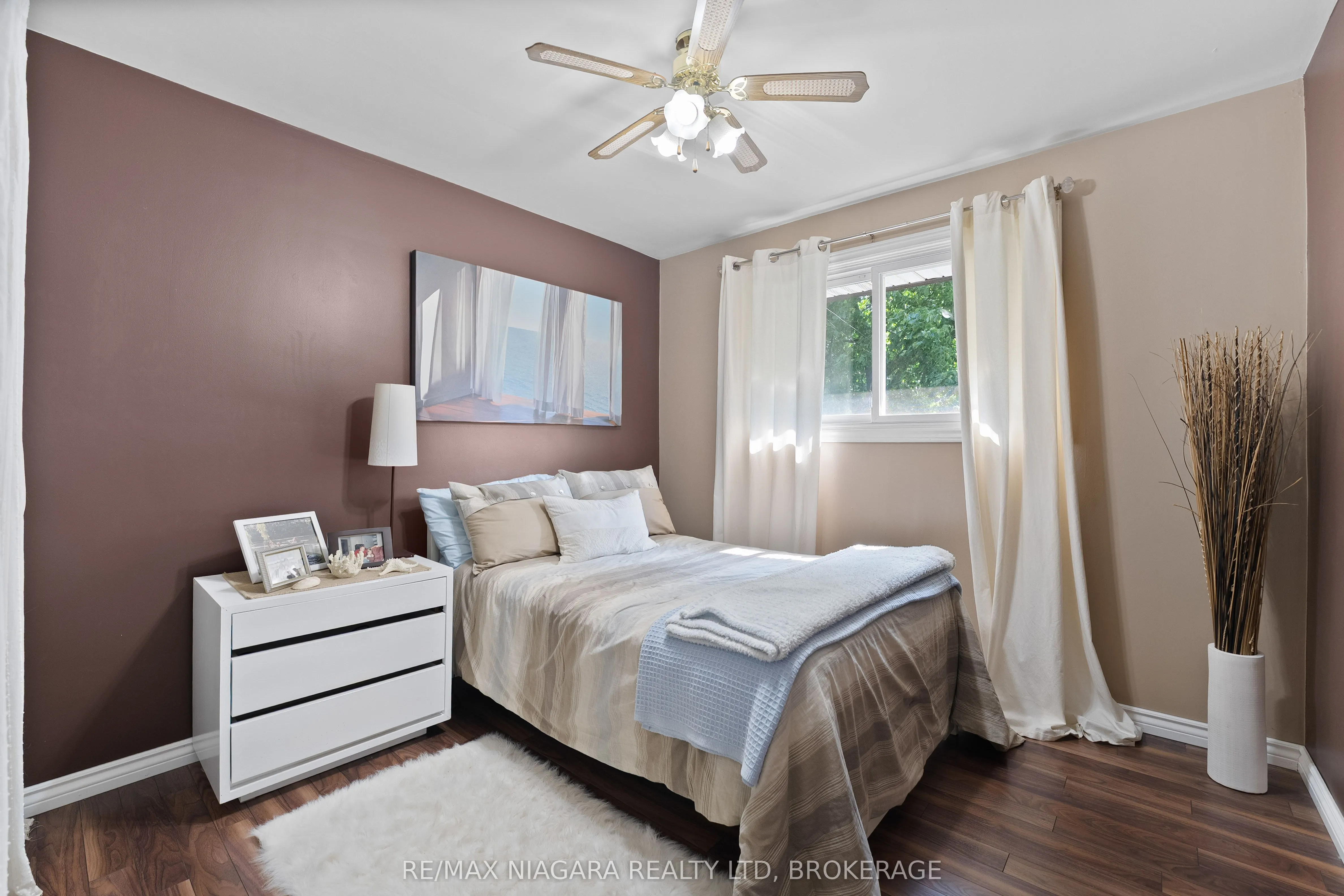 28 Hendershot Avenue