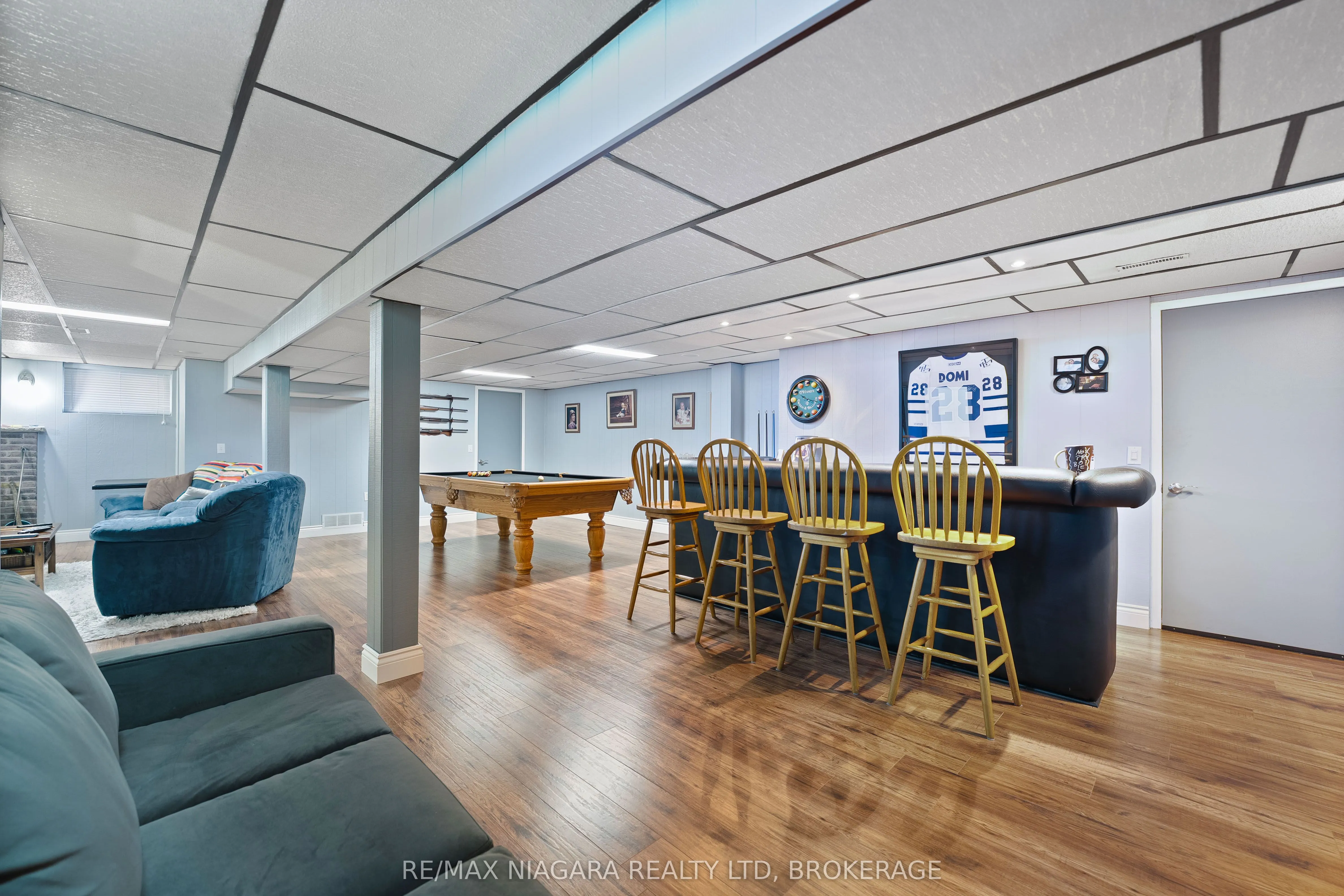 28 Hendershot Avenue