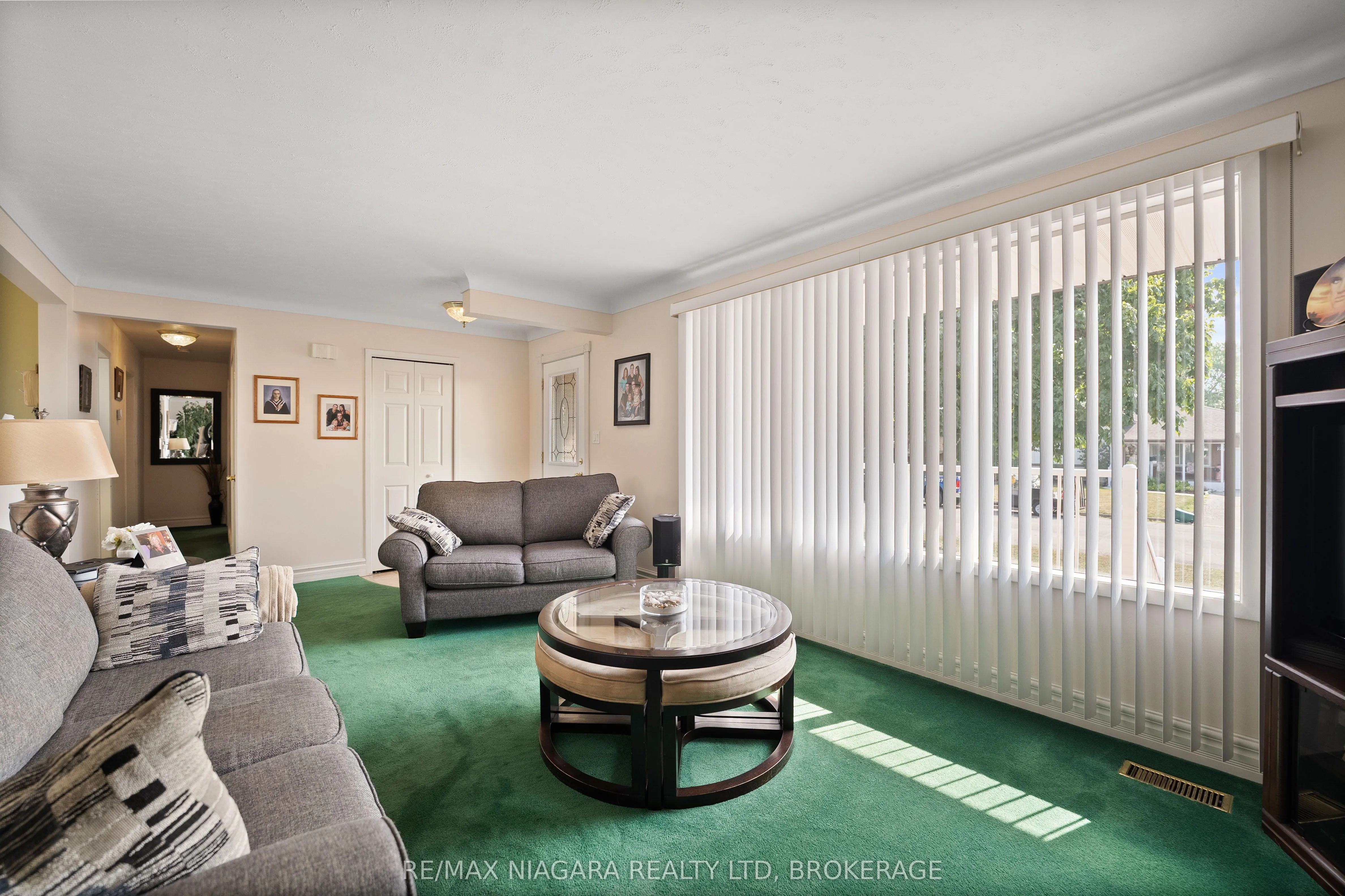28 Hendershot Avenue