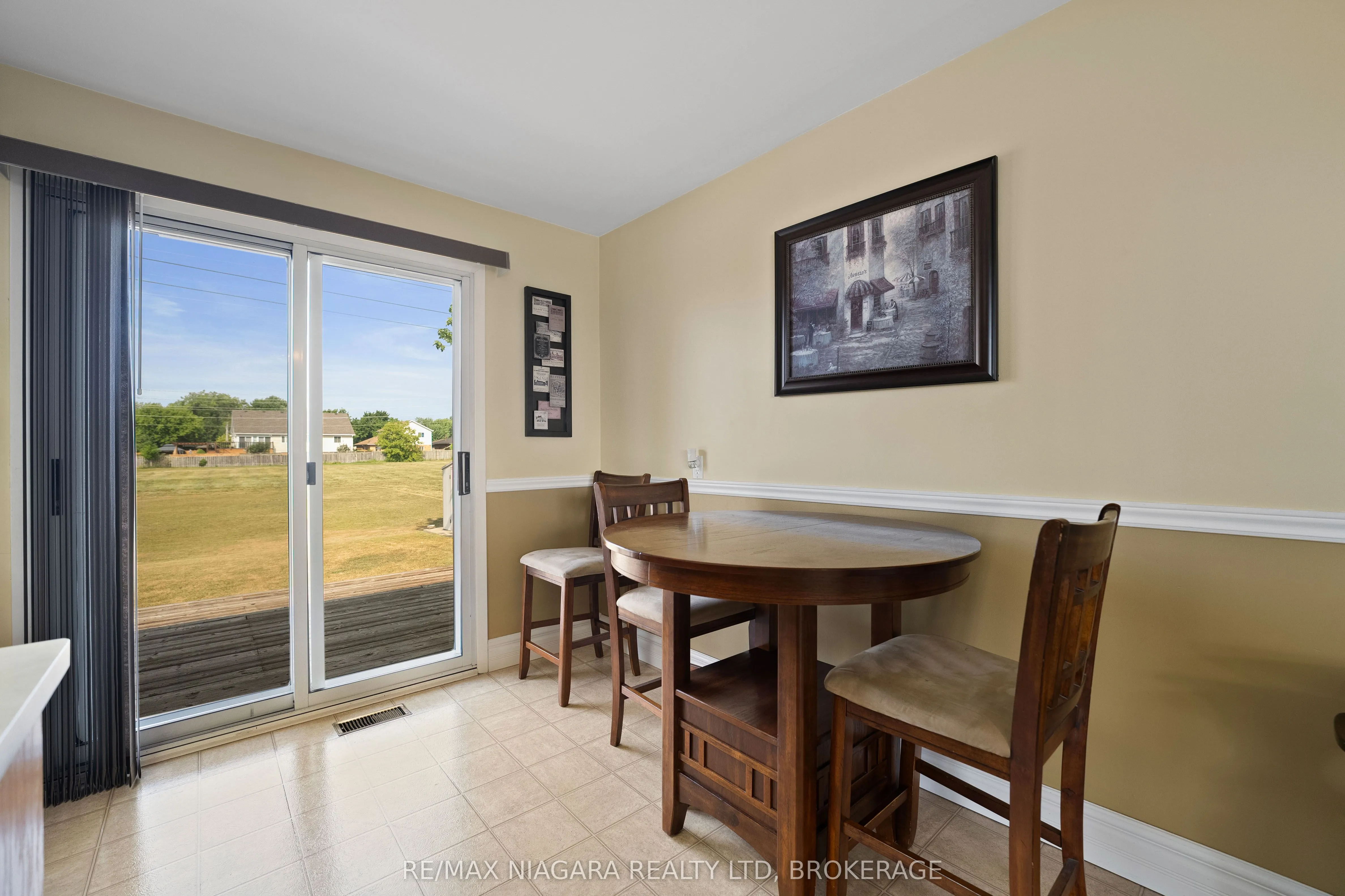 28 Hendershot Avenue