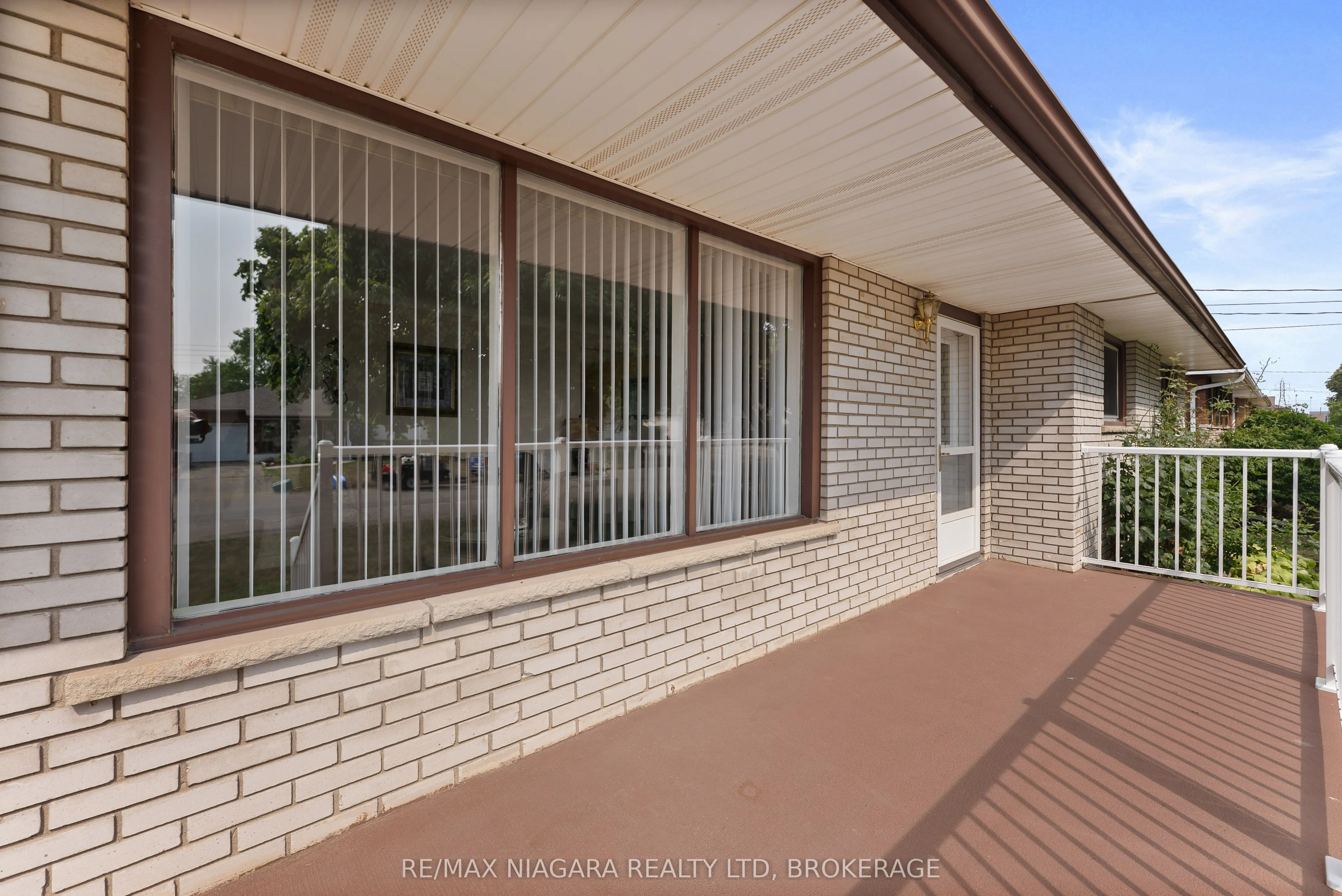 28 Hendershot Avenue