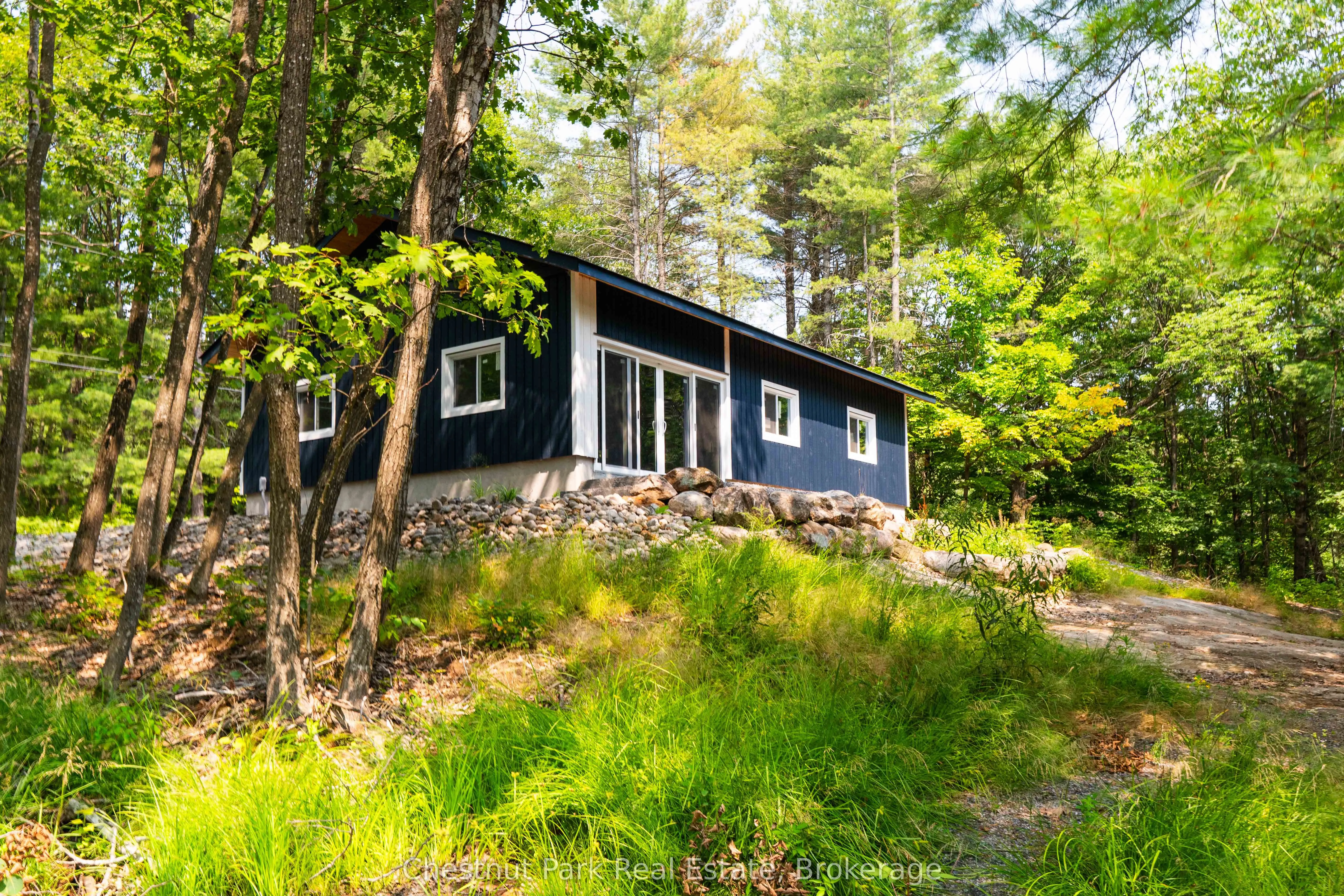 107 Steeles Road
