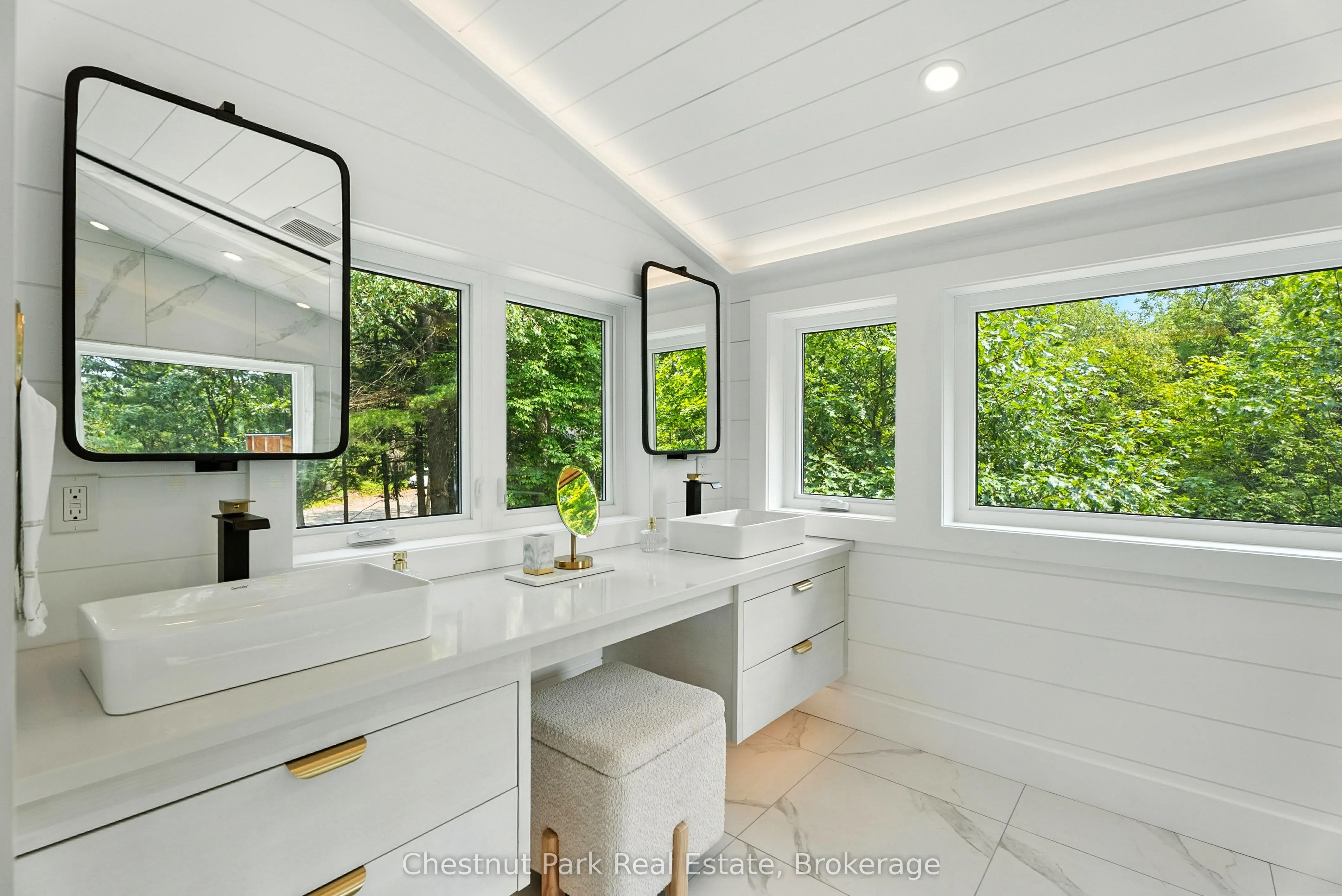 107 Steeles Road