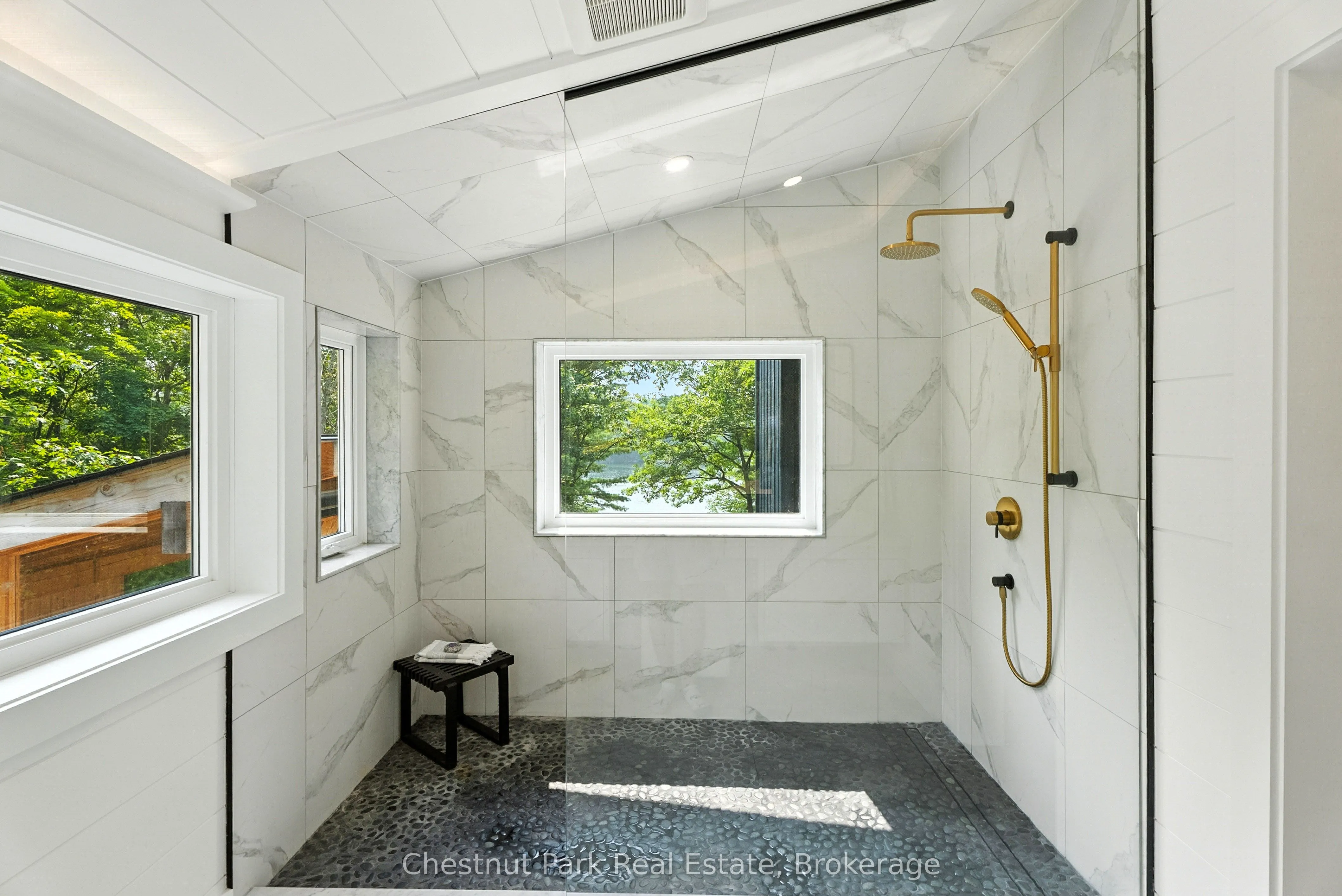 107 Steeles Road