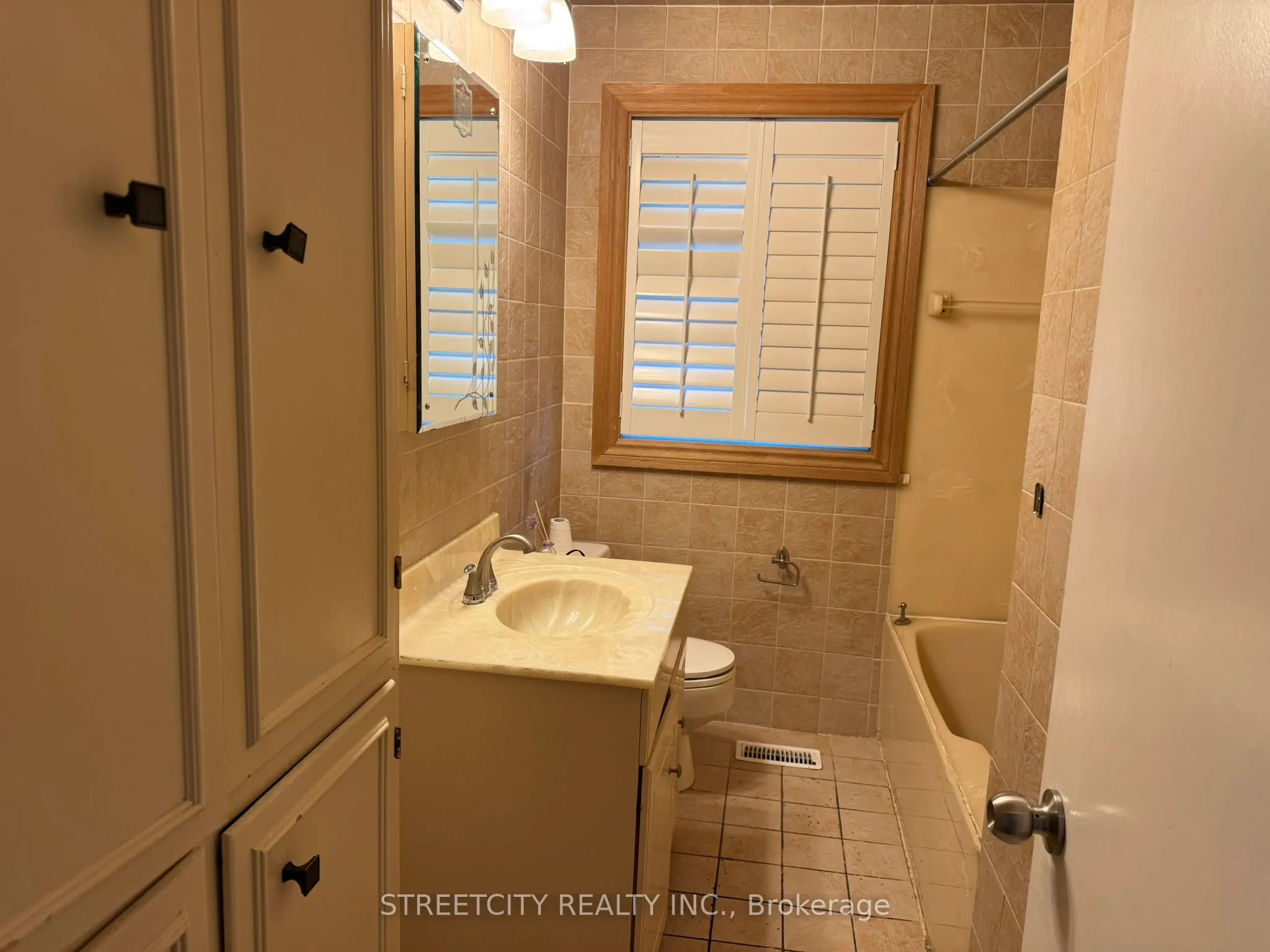 1629 LOUISE Boulevard, #main