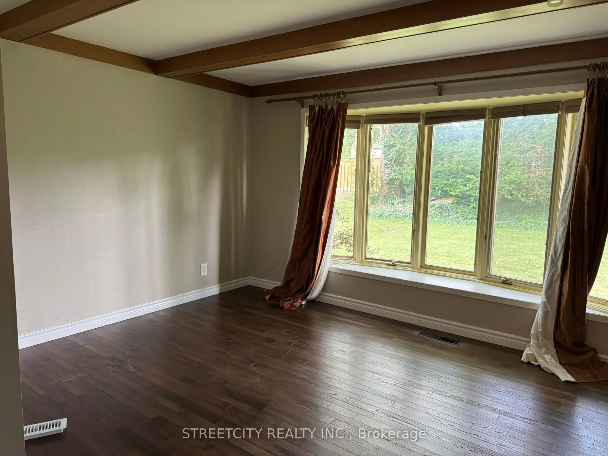 1629 LOUISE Boulevard, #main