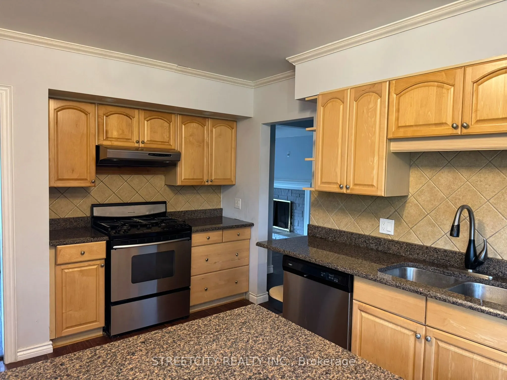 1629 LOUISE Boulevard, #main