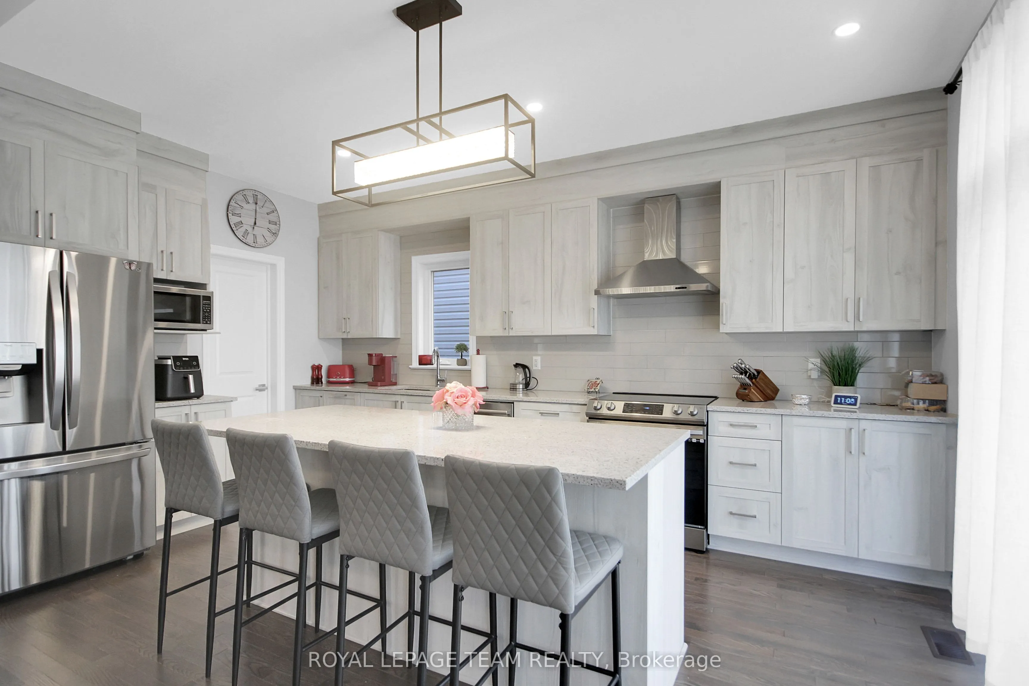 961 Beckton Heights W